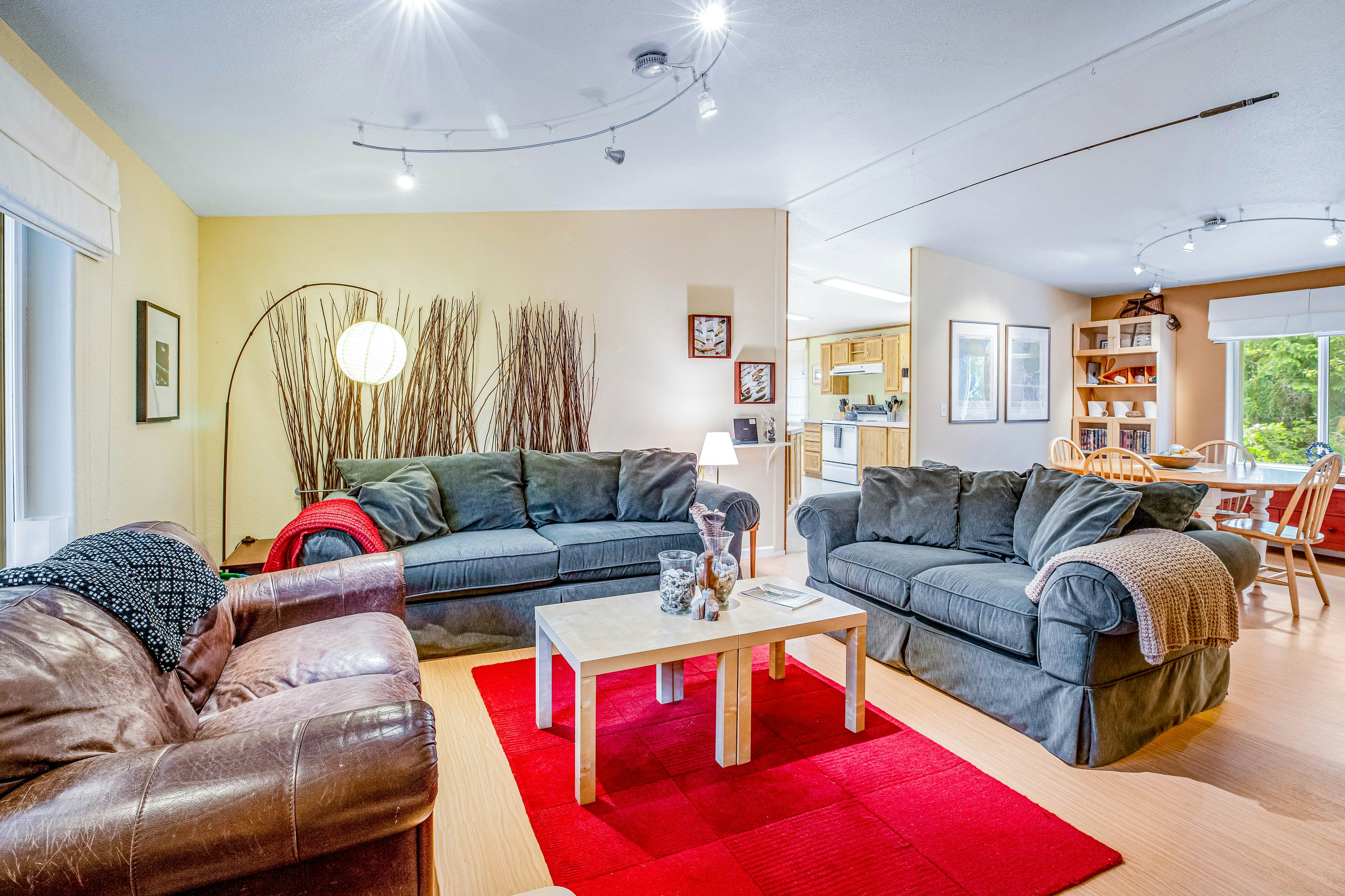 Dog-friendly home with deck, grill, firepit, washer/dryer & WiFi - walk to beach