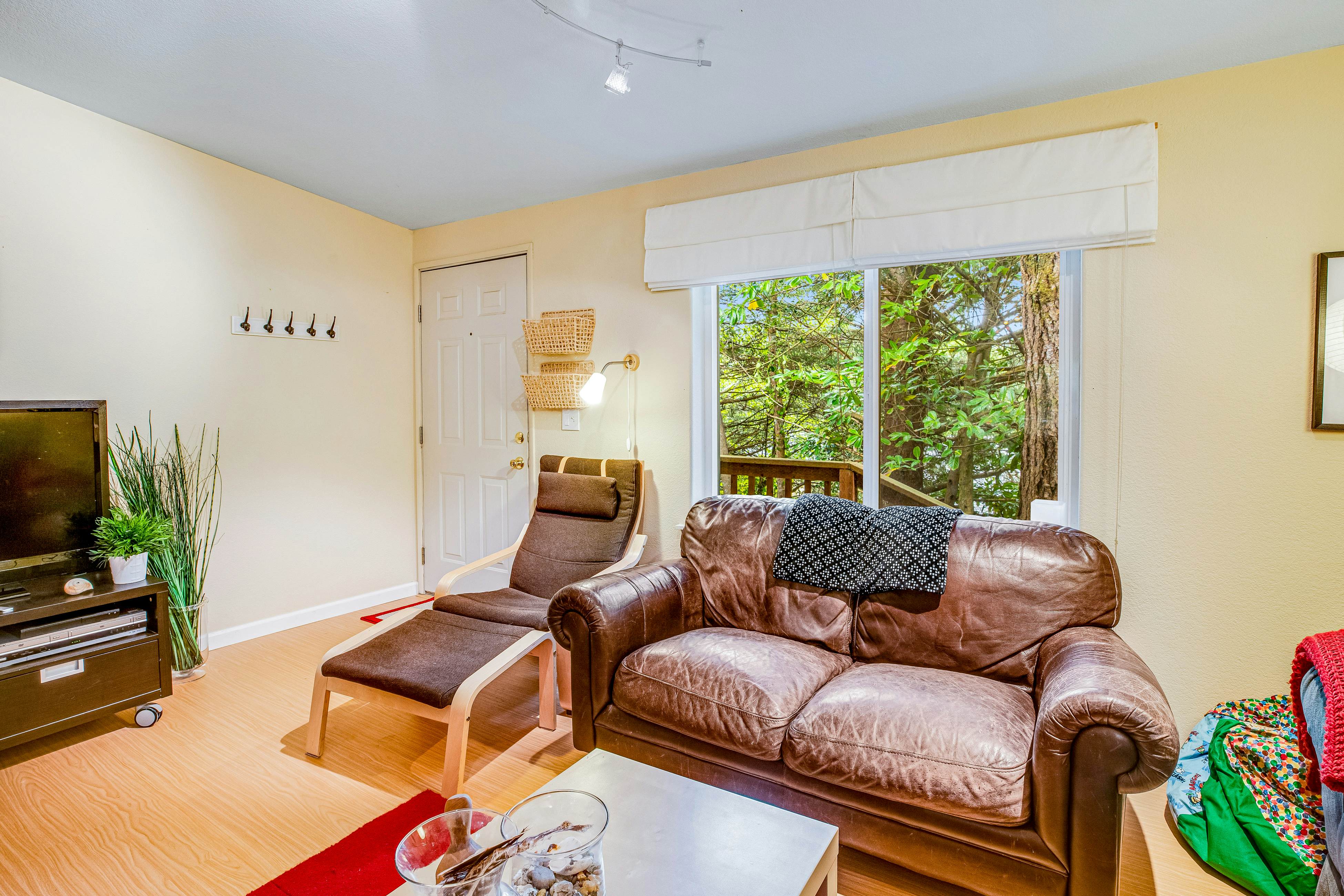 Dog-friendly home with deck, grill, firepit, washer/dryer & WiFi - walk to beach