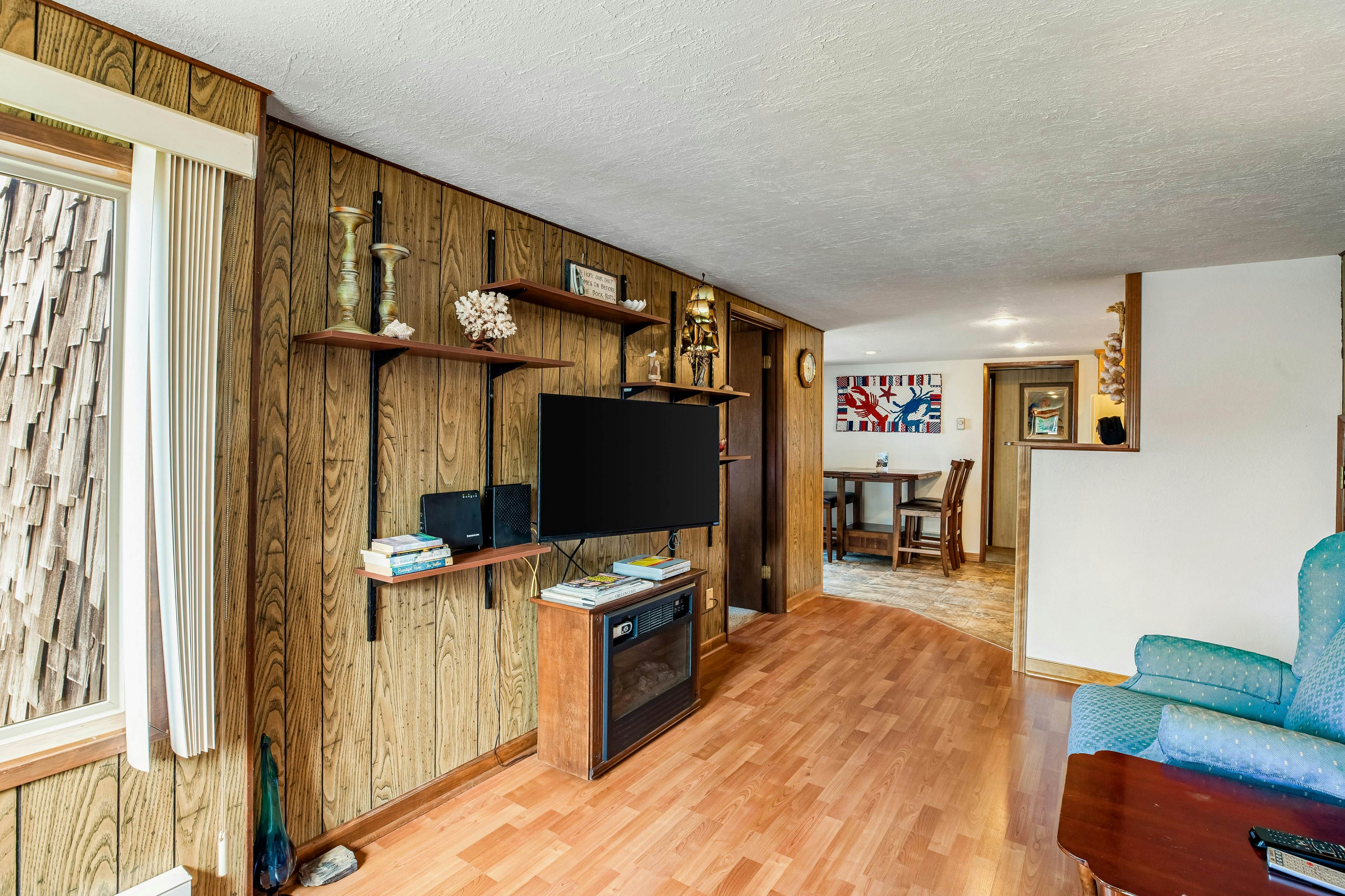 Dog-friendly home with water views, washer/dryer & fireplace - close to beaches