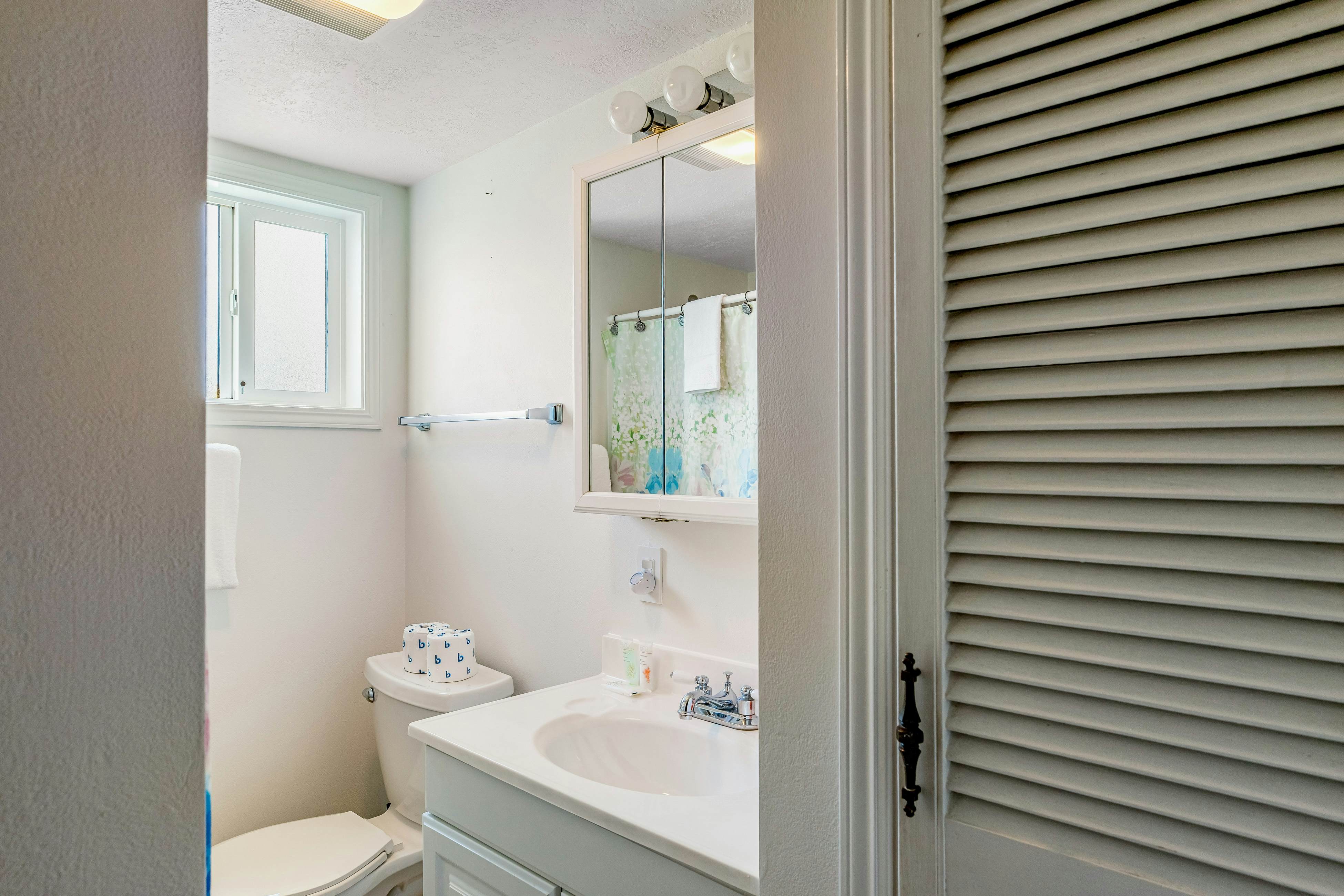 Dog-friendly home with water views, washer/dryer & fireplace - close to beaches