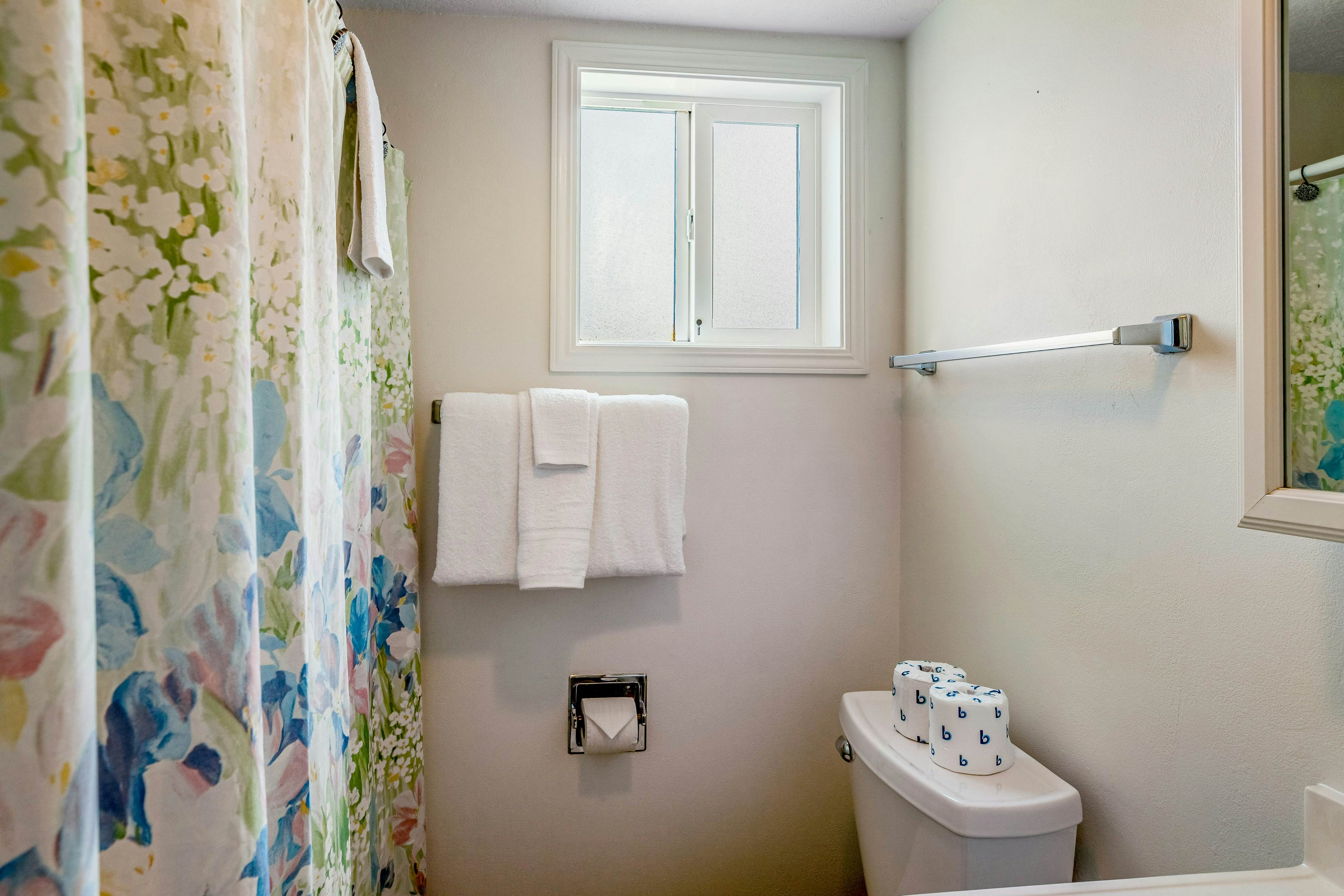 Dog-friendly home with water views, washer/dryer & fireplace - close to beaches