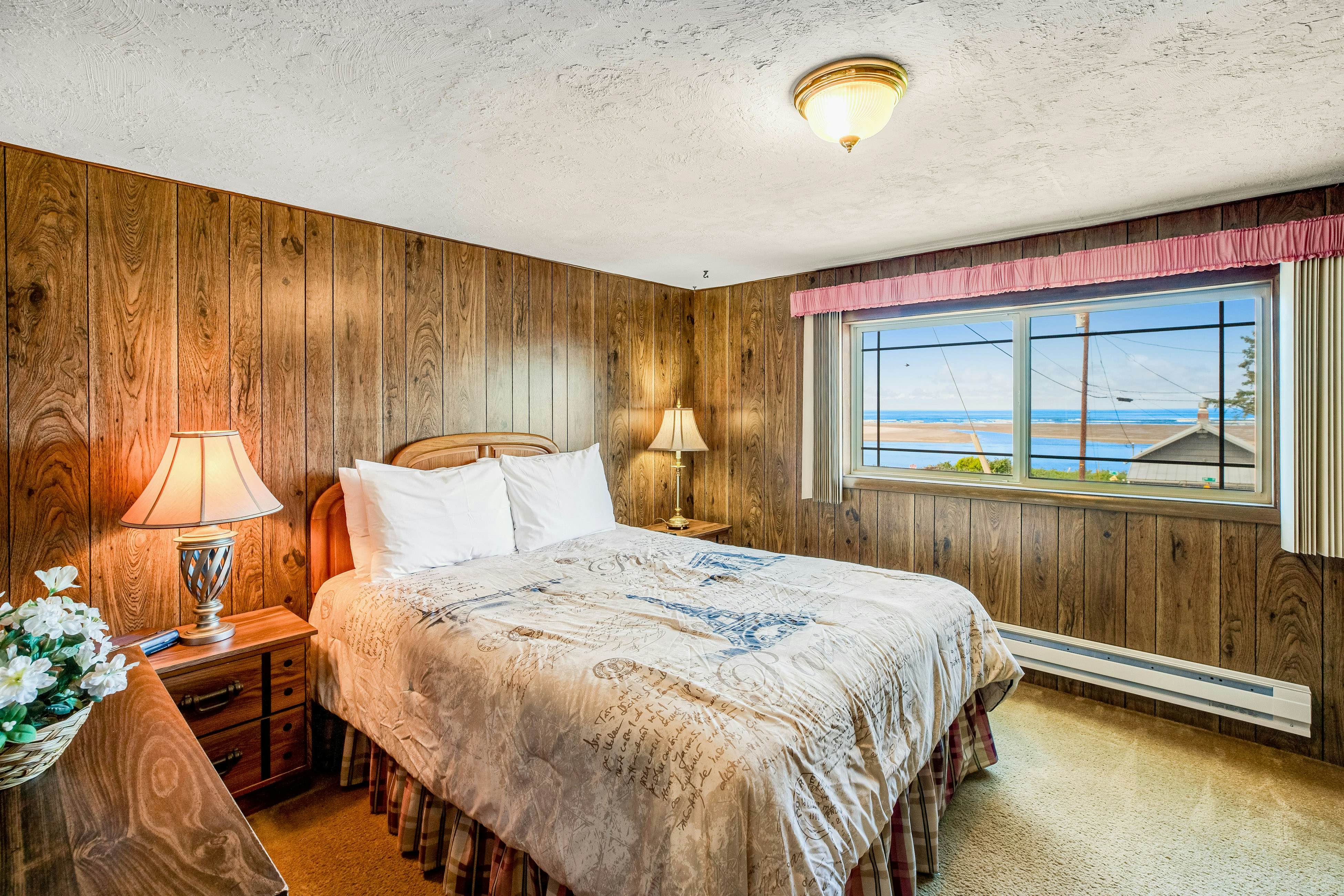 Dog-friendly home with water views, washer/dryer & fireplace - close to beaches