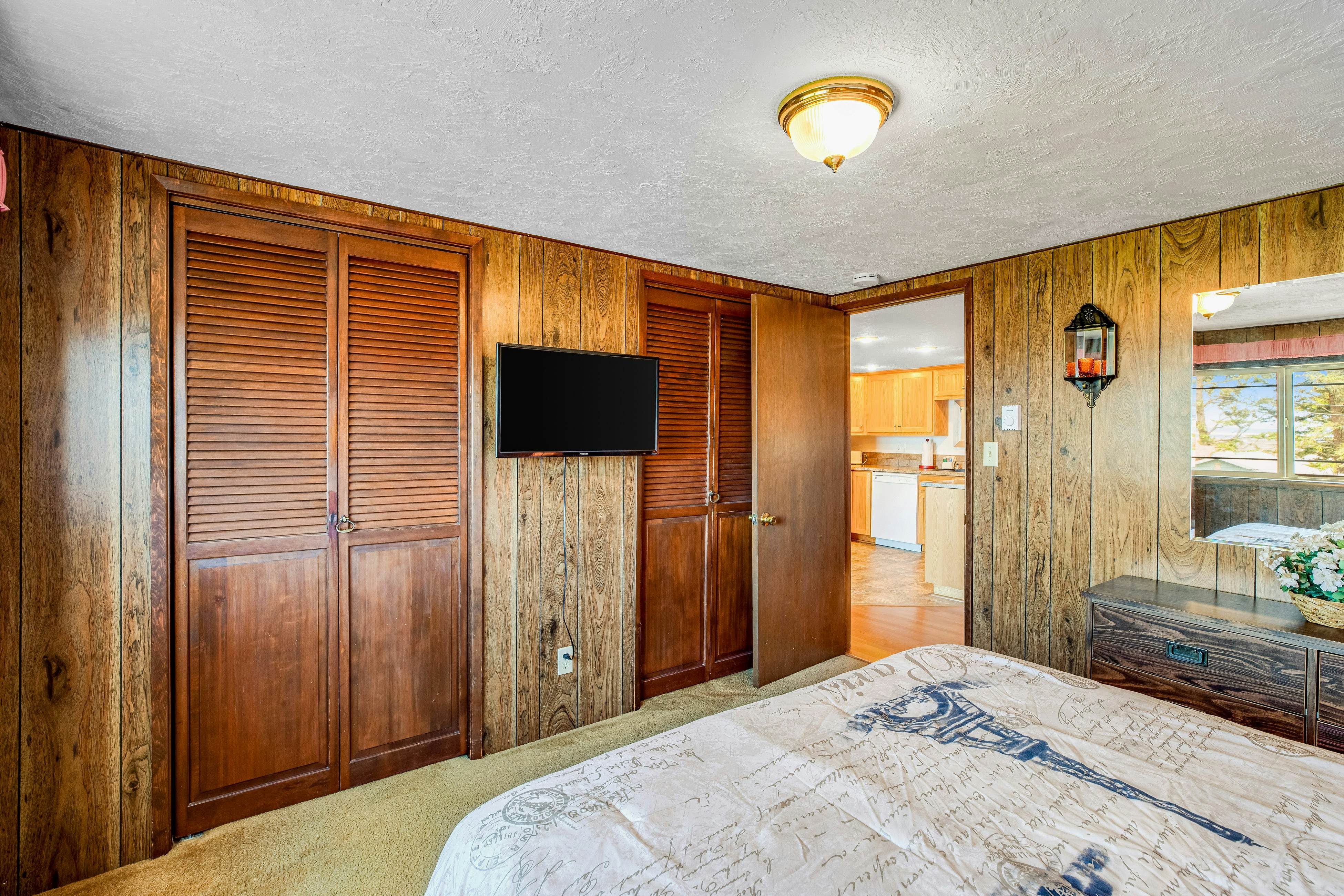 Dog-friendly home with water views, washer/dryer & fireplace - close to beaches