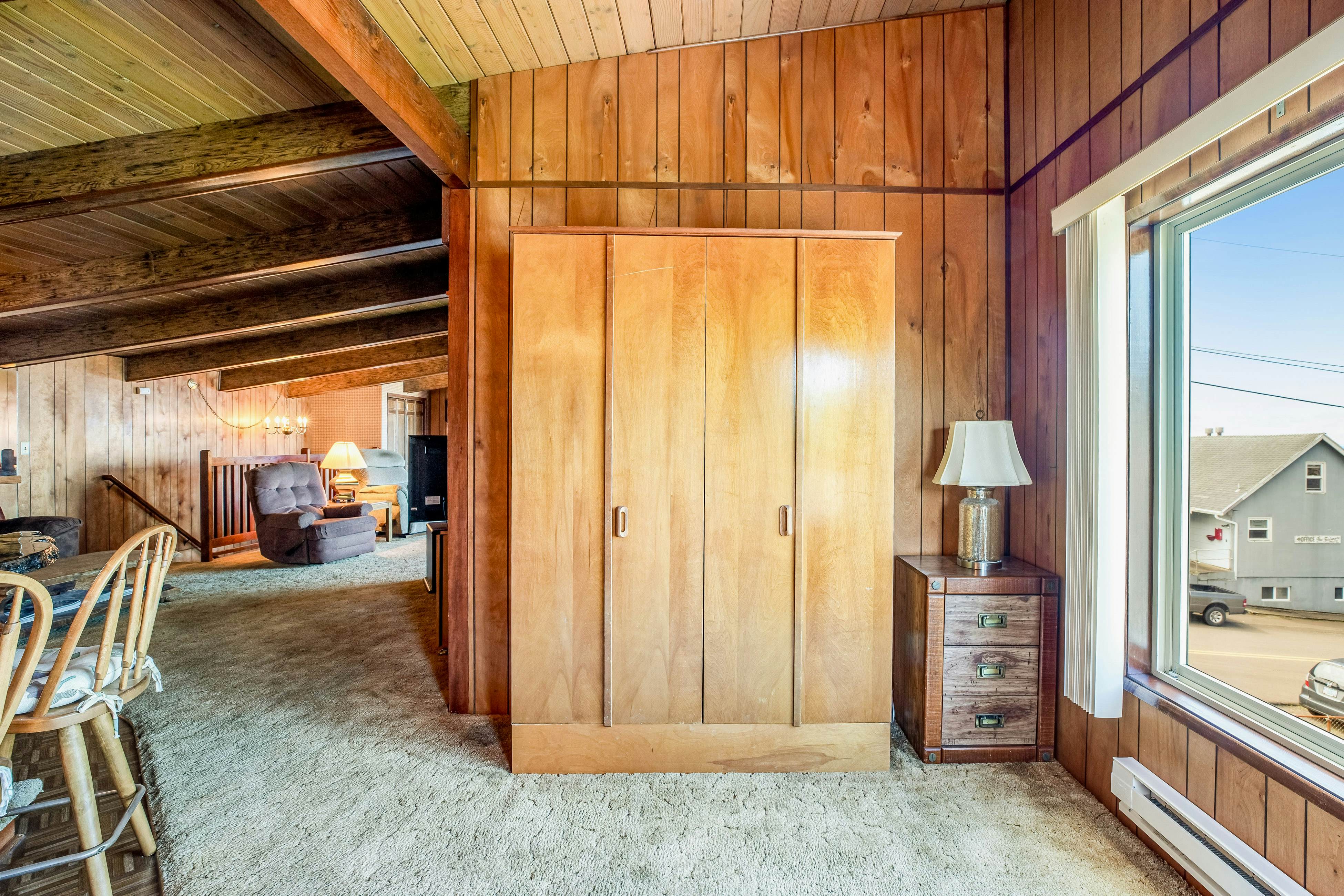 Dog-friendly home with water views, washer/dryer & fireplace - close to beaches