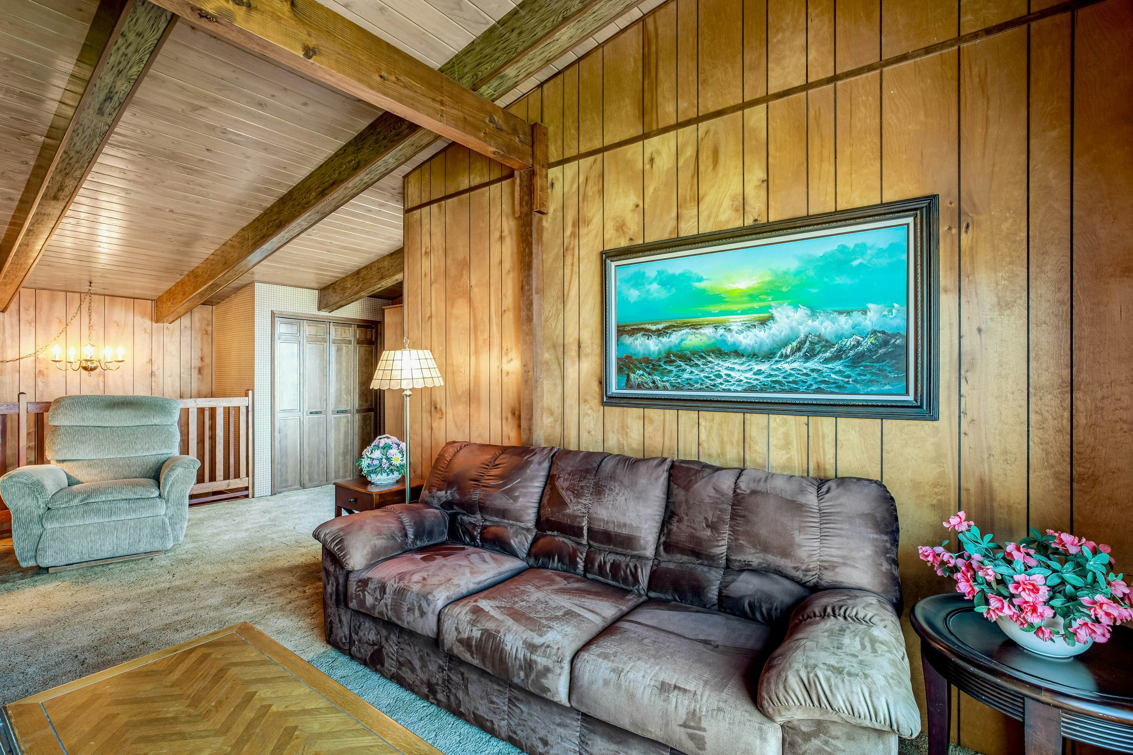 Dog-friendly home with water views, washer/dryer & fireplace - close to beaches