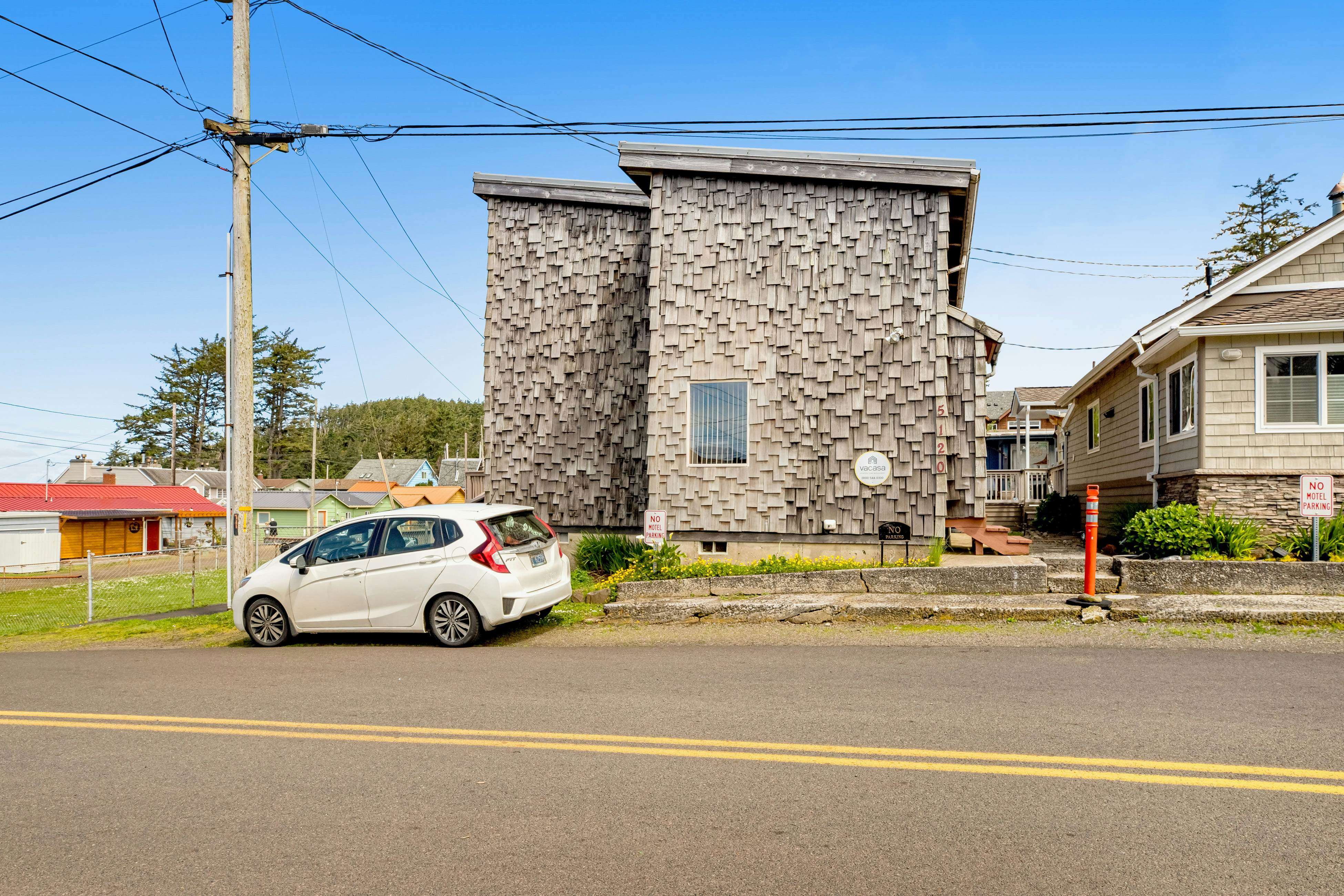 Dog-friendly home with water views, washer/dryer & fireplace - close to beaches