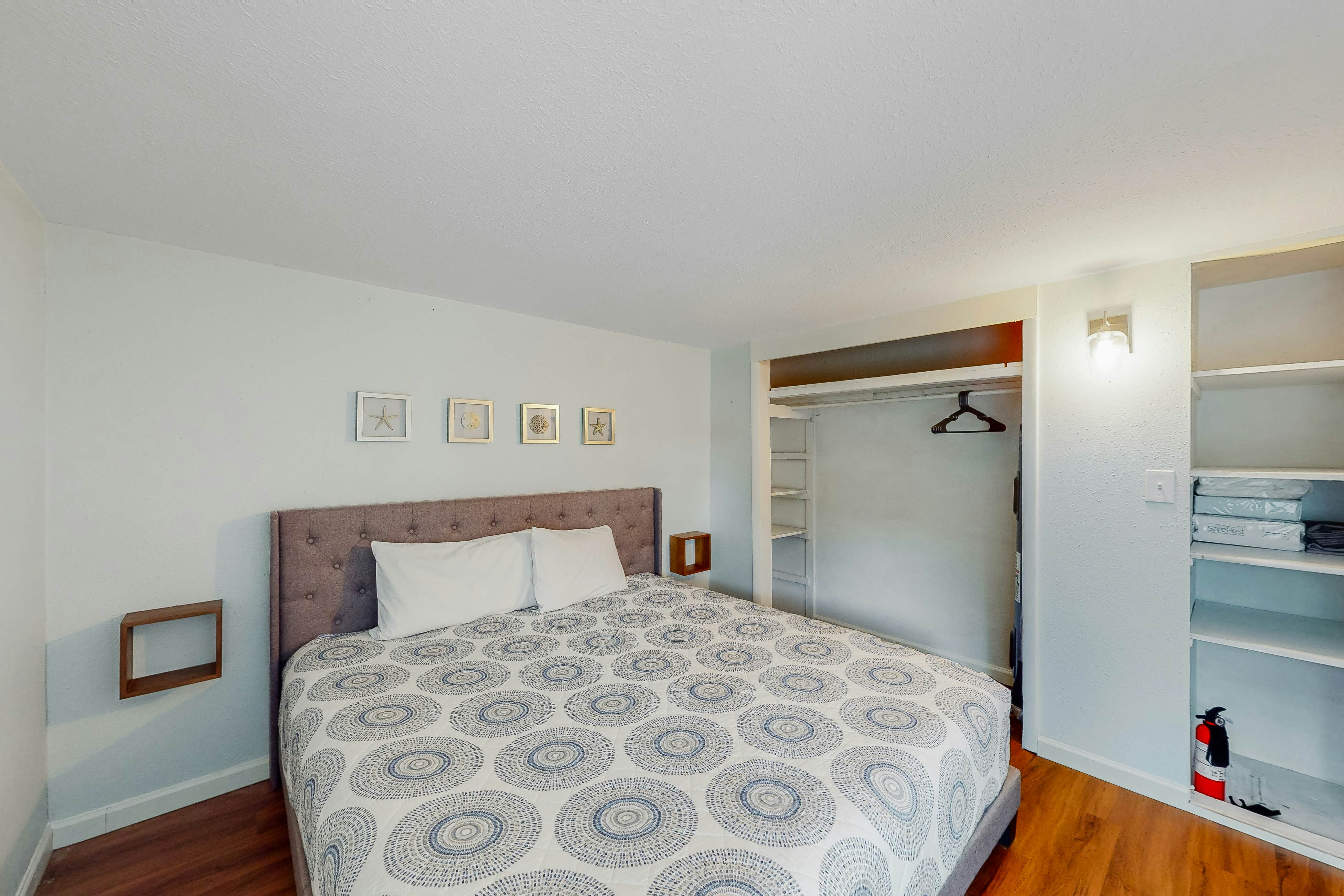 Renovated, dog-friendly cottage with a covered porch, deck, yard, & washer/dryer