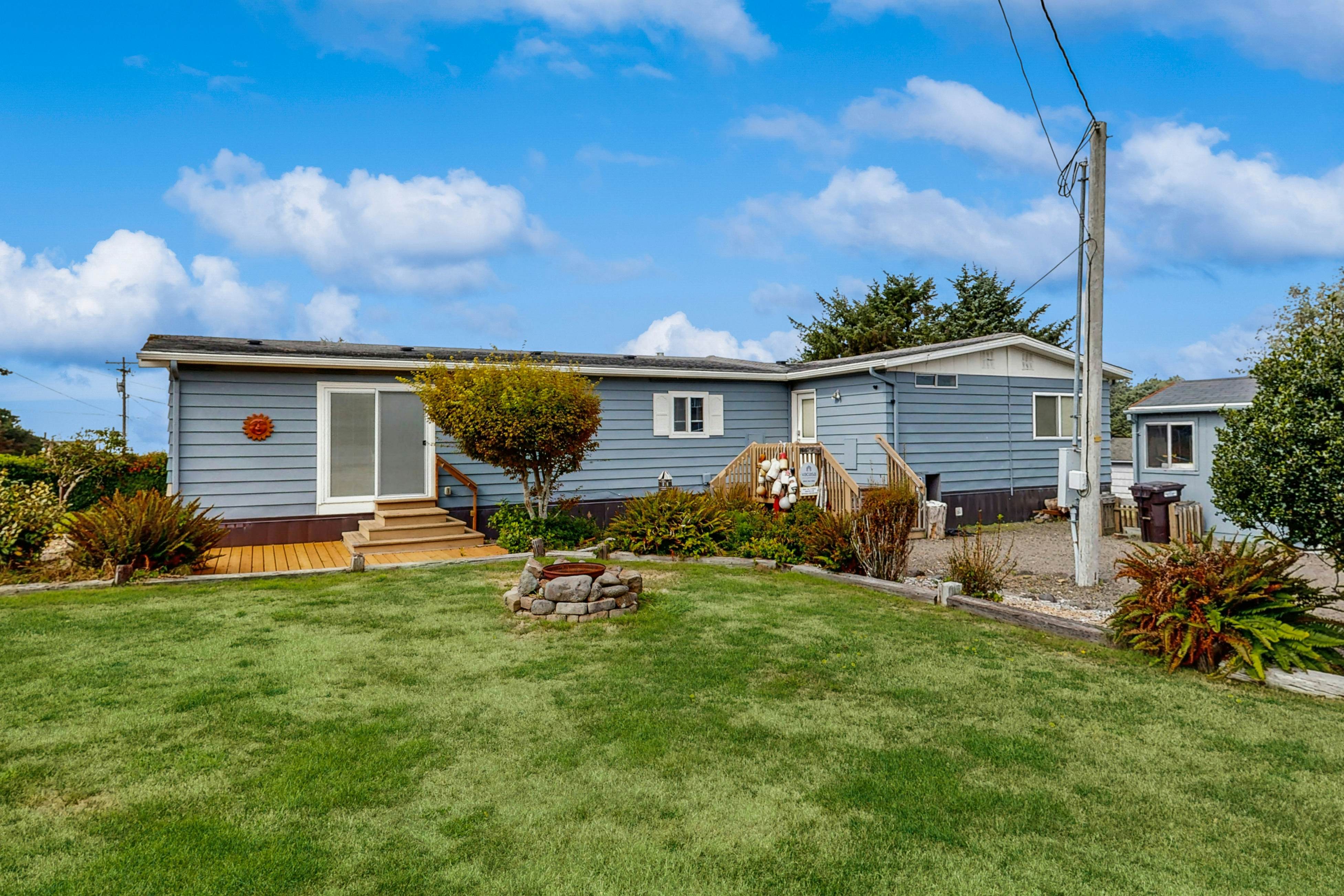 Classic home with partial ocean views & horseshoe pit - close to beach