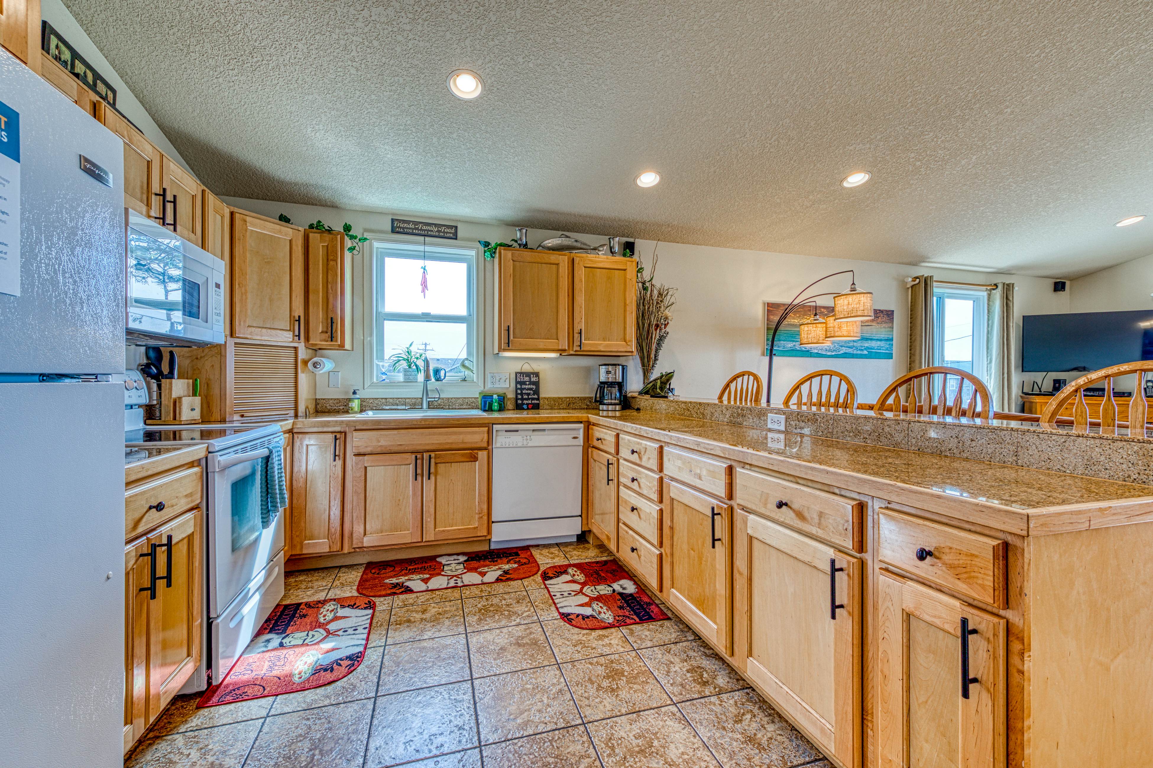 Ocean Views and Modern Interior Close to Rockaway Beach Dogs OK