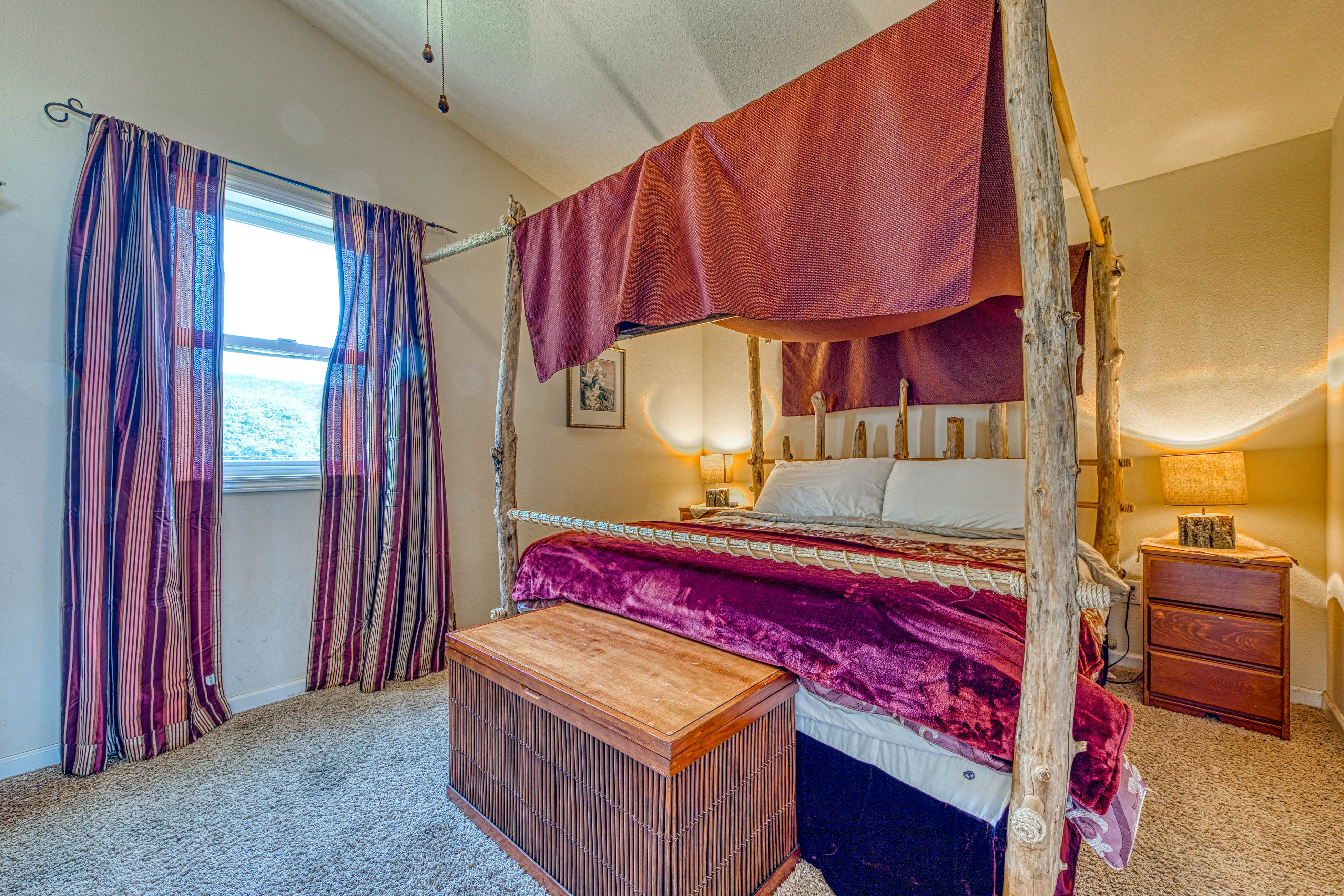 Ocean Views and Modern Interior Close to Rockaway Beach Dogs OK