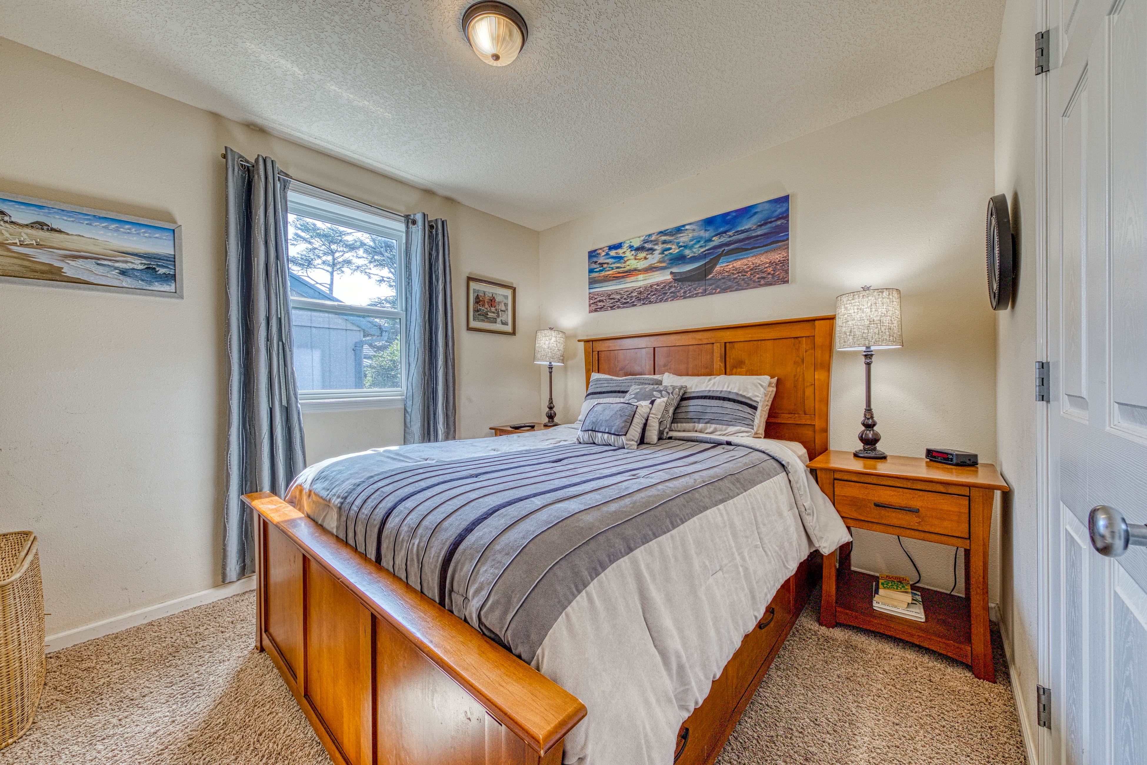 Ocean Views and Modern Interior Close to Rockaway Beach Dogs OK