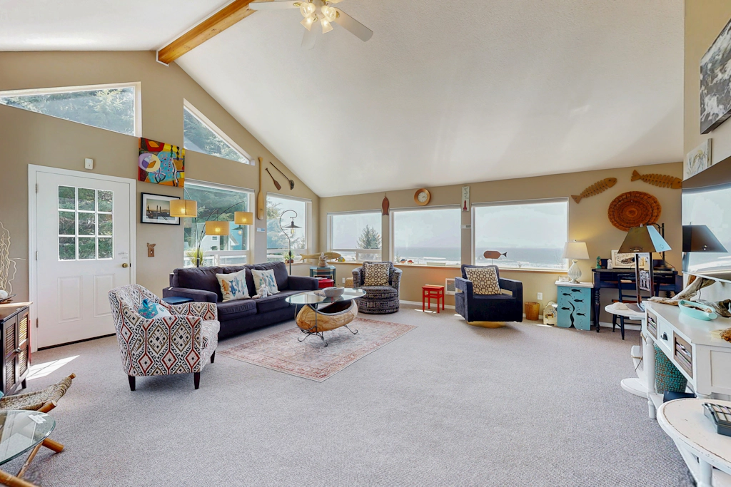 Family friendly ocean view home with spacious deck walk to beach books and games
