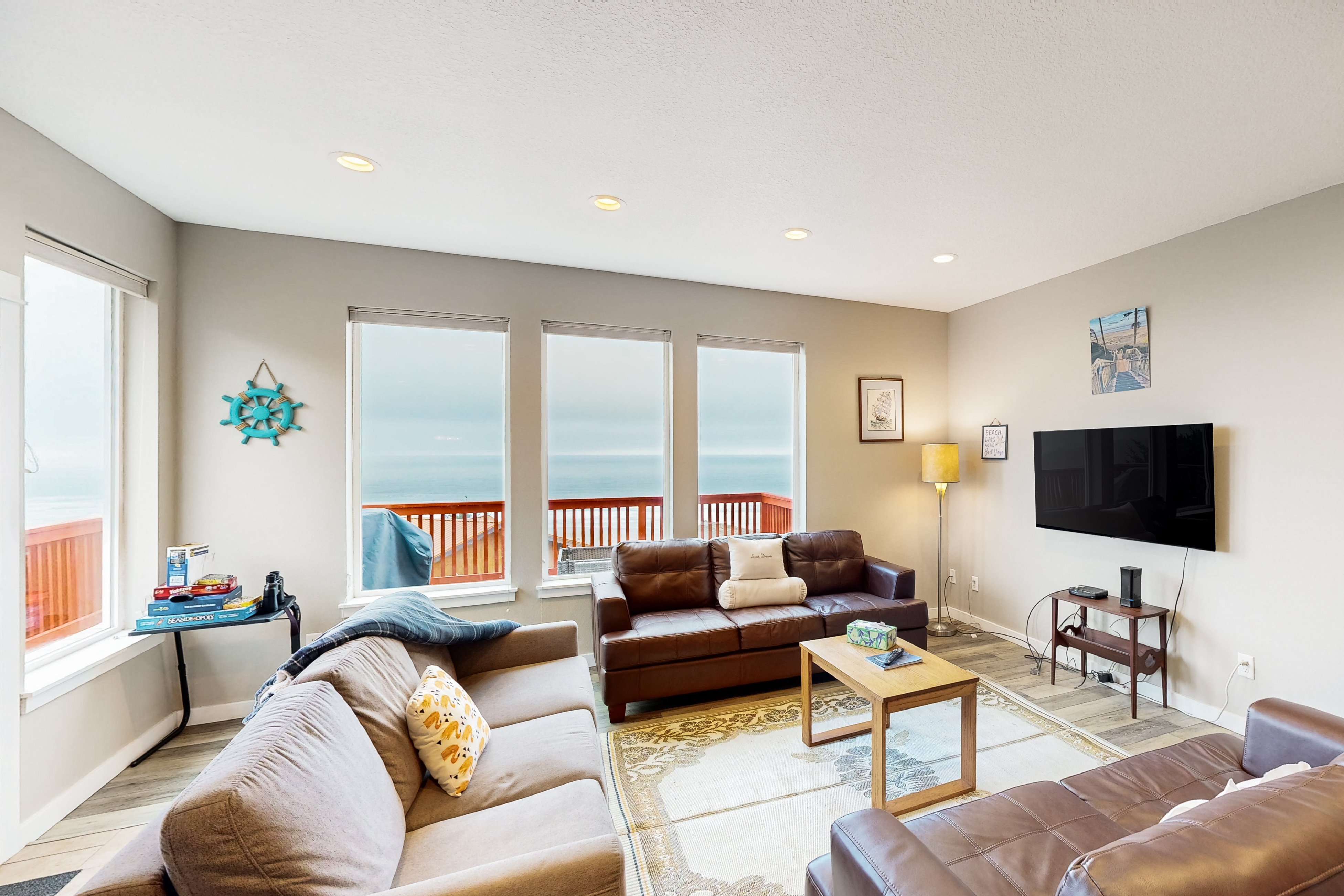 Spacious retreat with beautiful ocean views dog friendly with WiFi patio