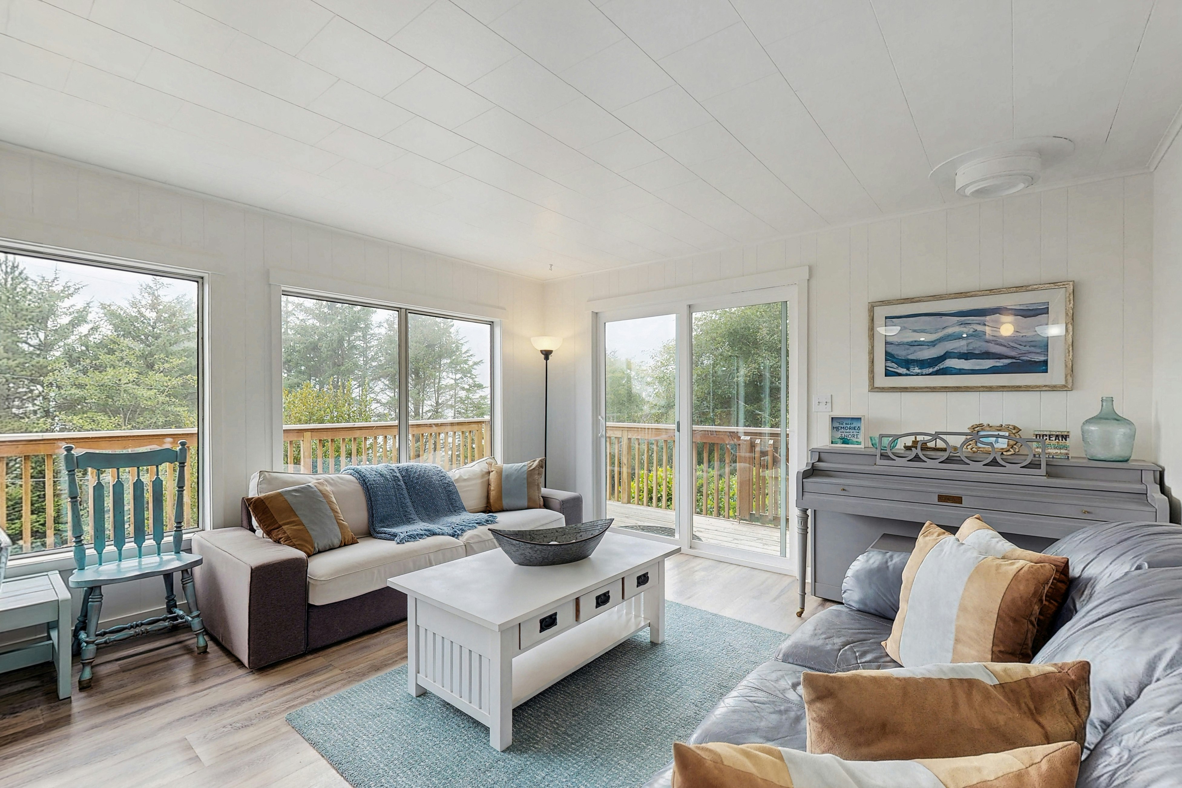 Spacious dog-friendly home with ocean views, full kitchen, washer & dryer