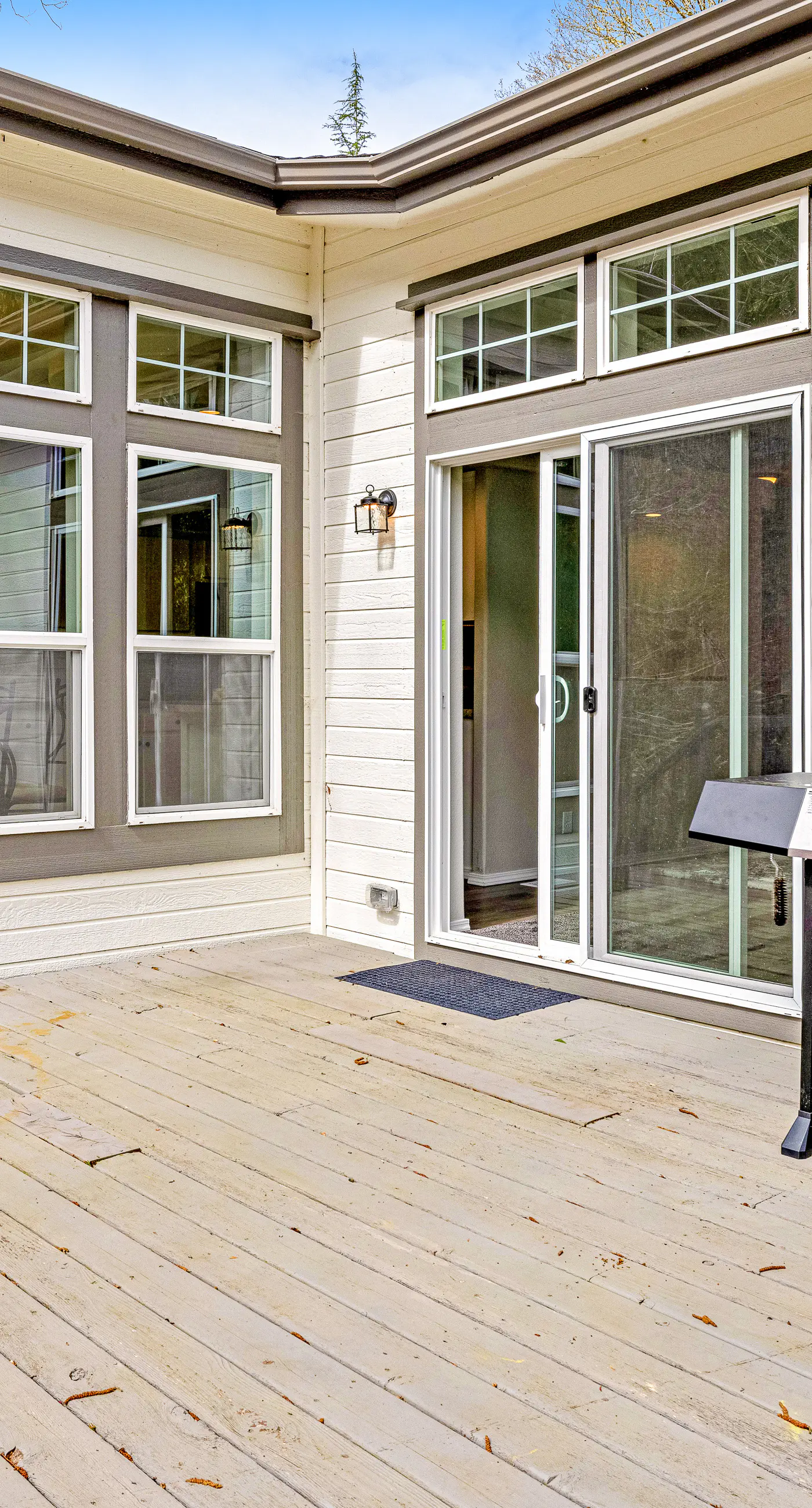 Dog friendly waterfront home on the Wilson River with great views deck and WiFi