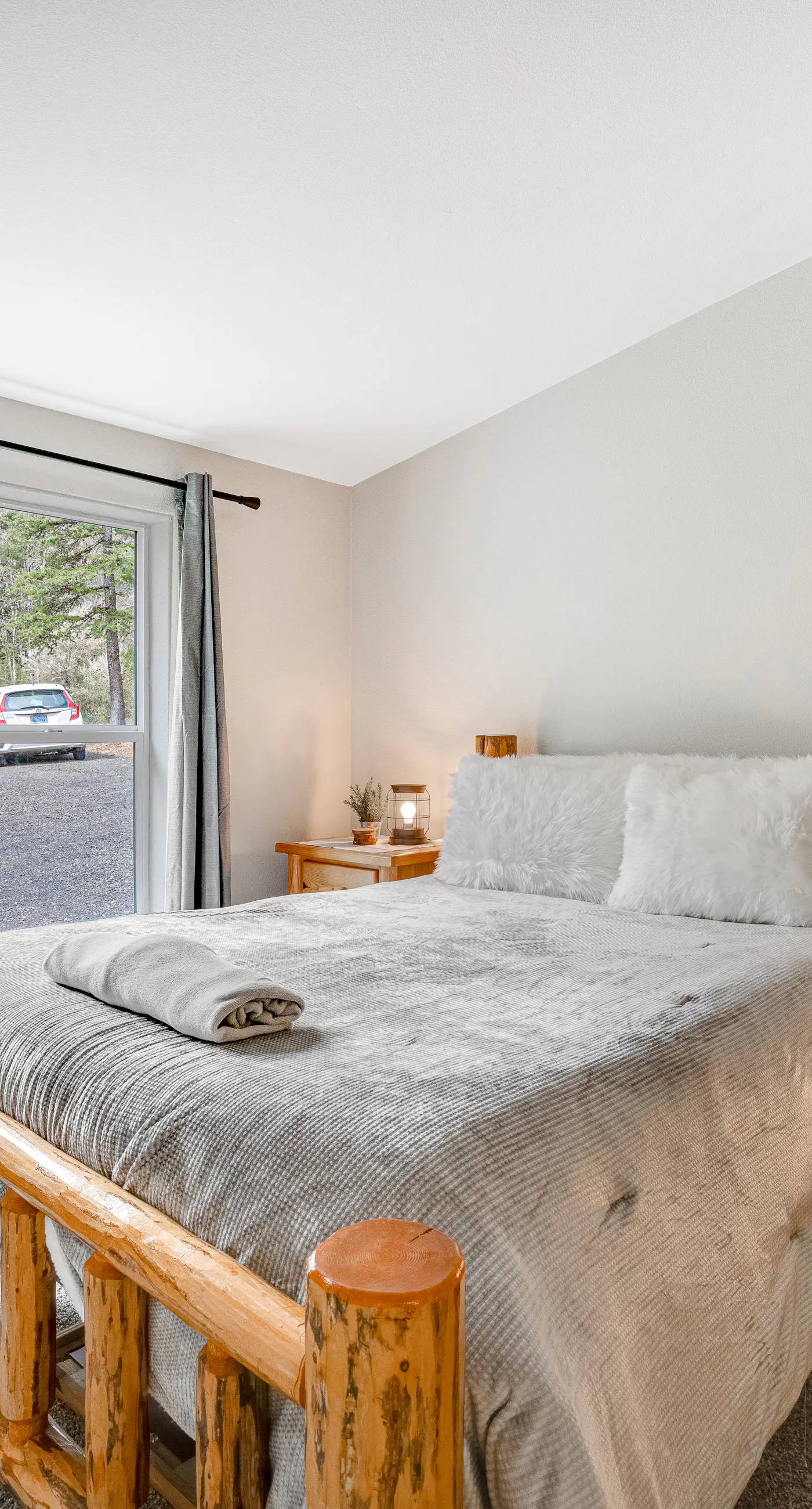 Dog friendly waterfront home on the Wilson River with great views deck and WiFi