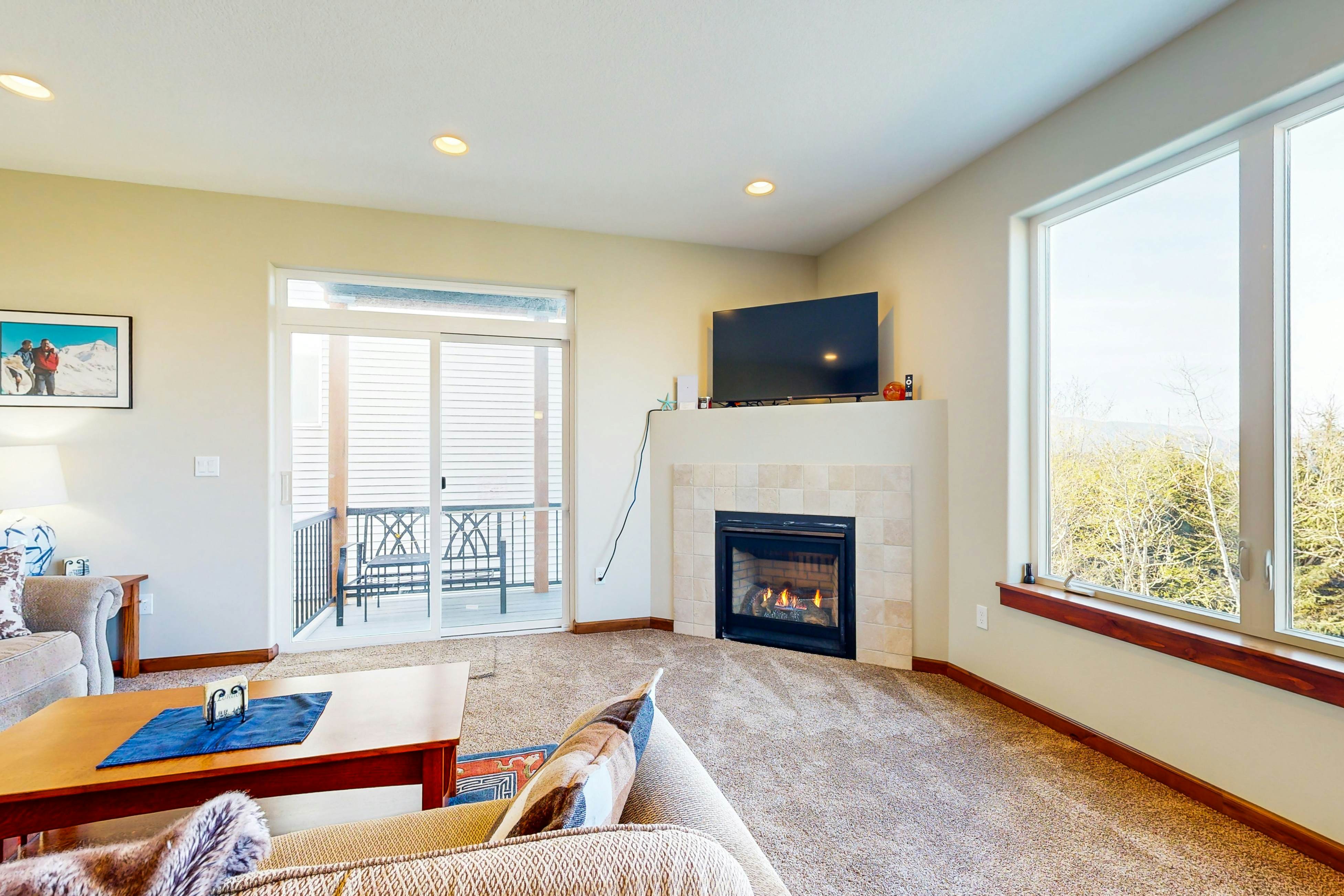 Comfortable home with ocean views with private hot tub deck fireplace WiFi