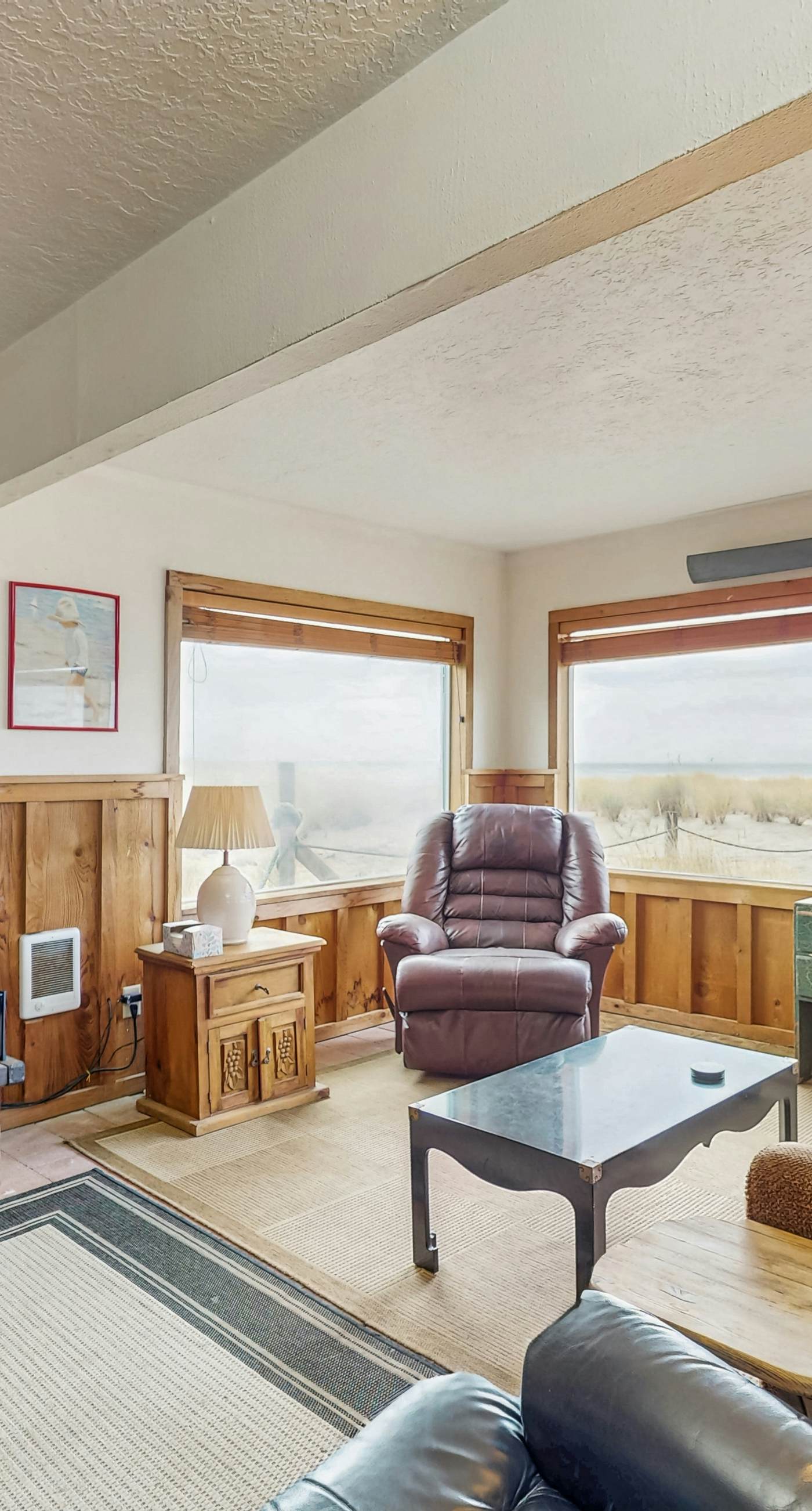 Cozy dog friendly home with ocean views beach access grill and WIFI