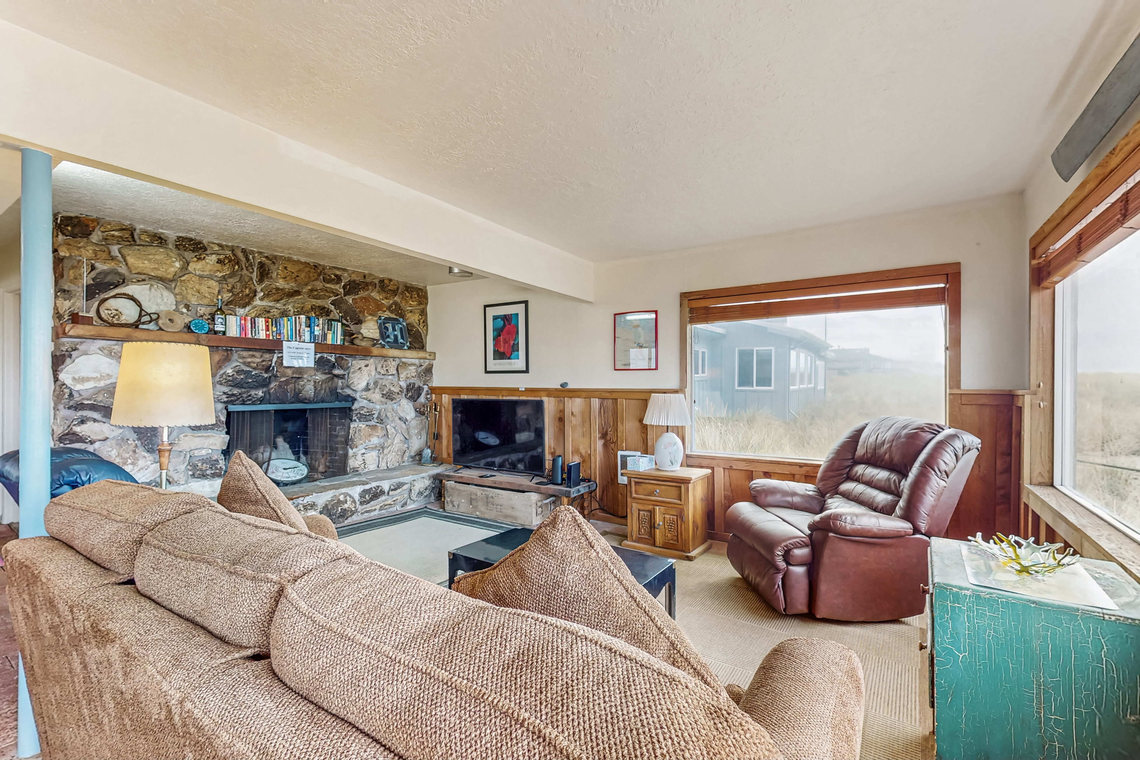 Cozy dog friendly home with ocean views beach access grill and WIFI