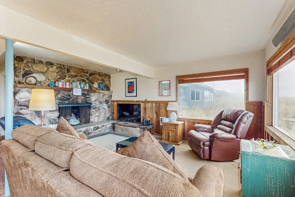 Cozy dog friendly home with ocean views beach access grill and WIFI