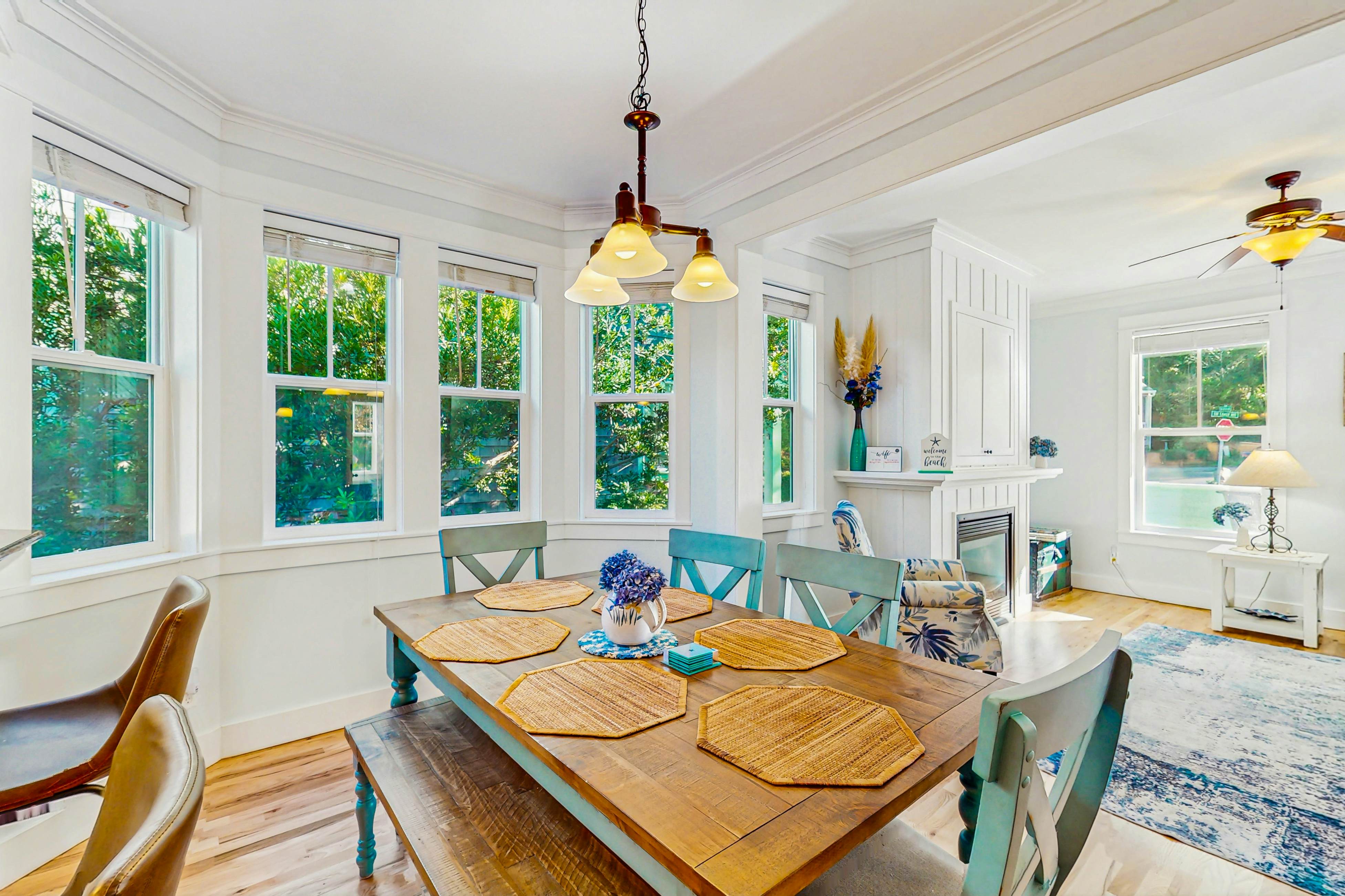 Family friendly home close to ocean, private hot tub, fireplace & WIFI