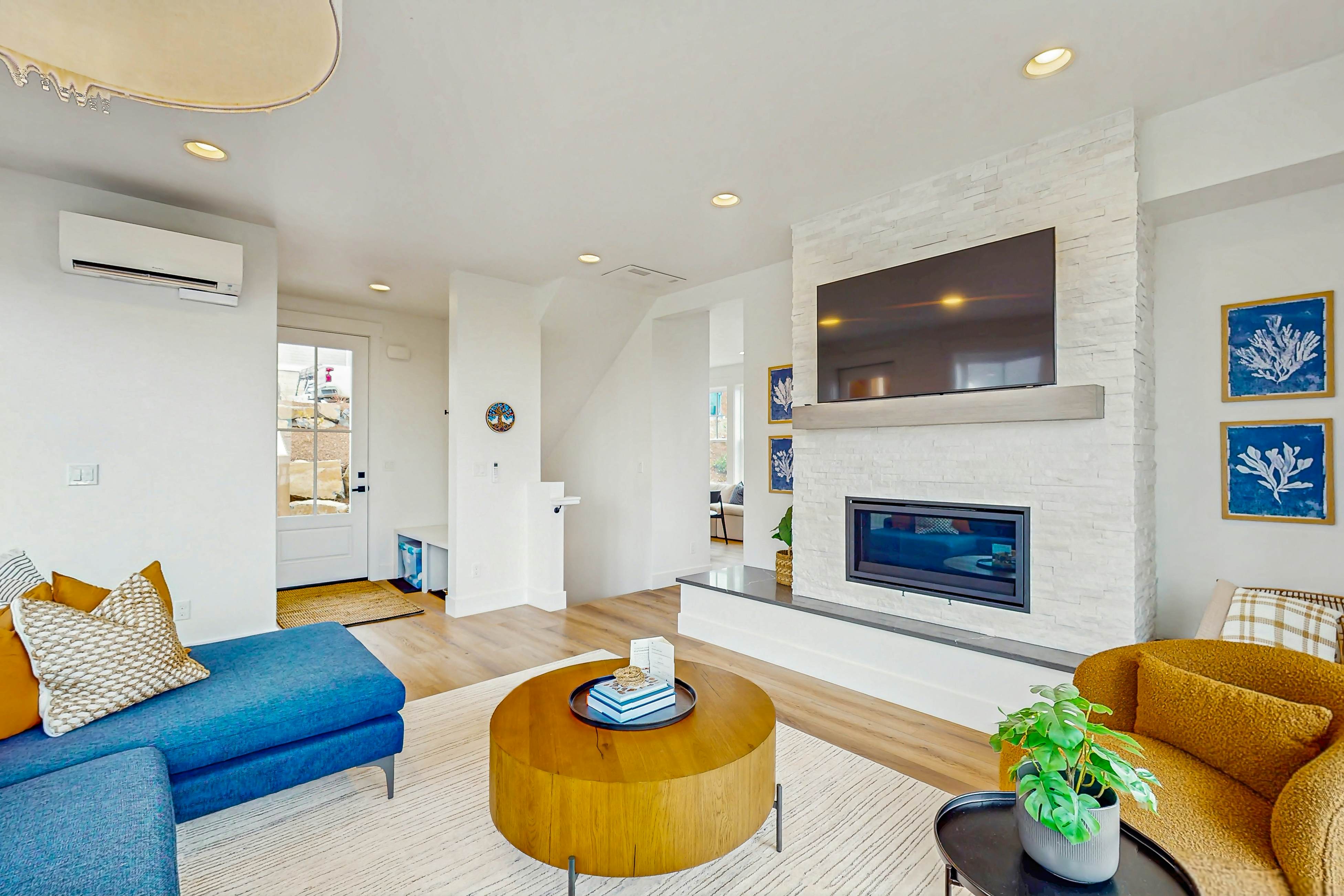 Family friendly home w/ ocean views, private hot tub, foosball table & gas grill