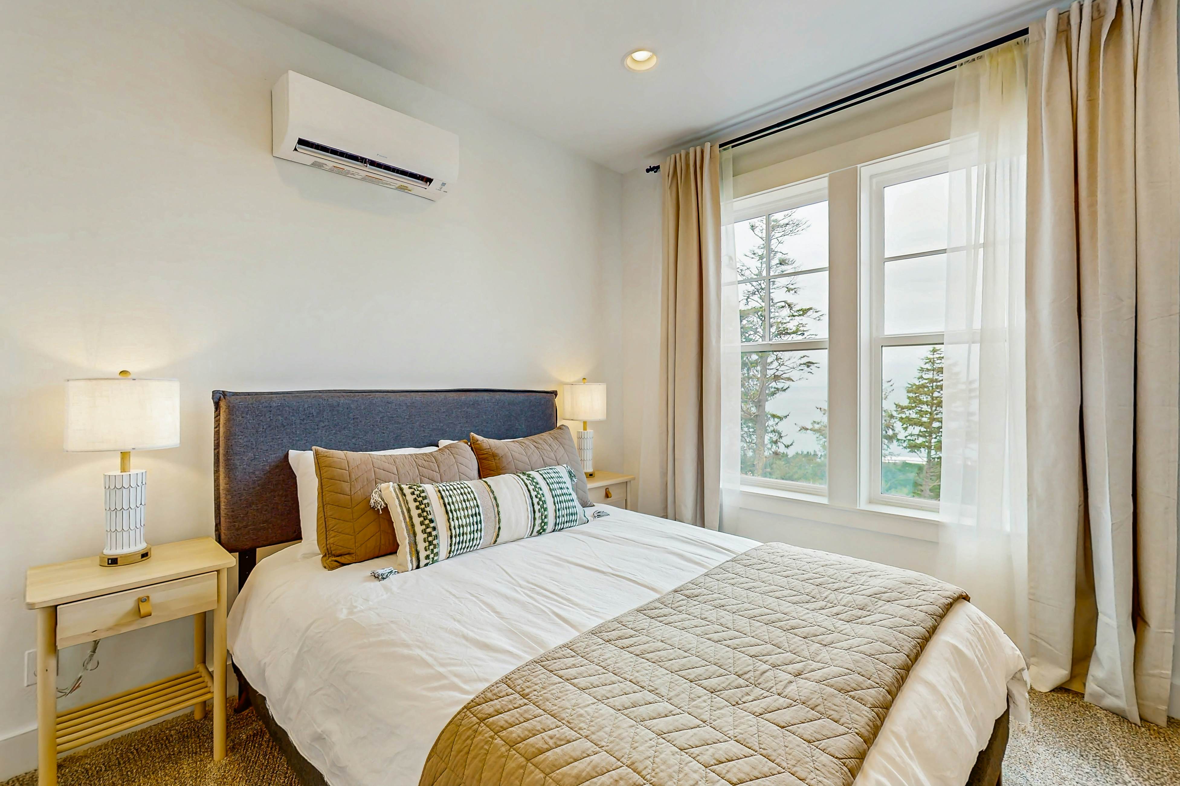 Family friendly home w/ ocean views, private hot tub, foosball table & gas grill