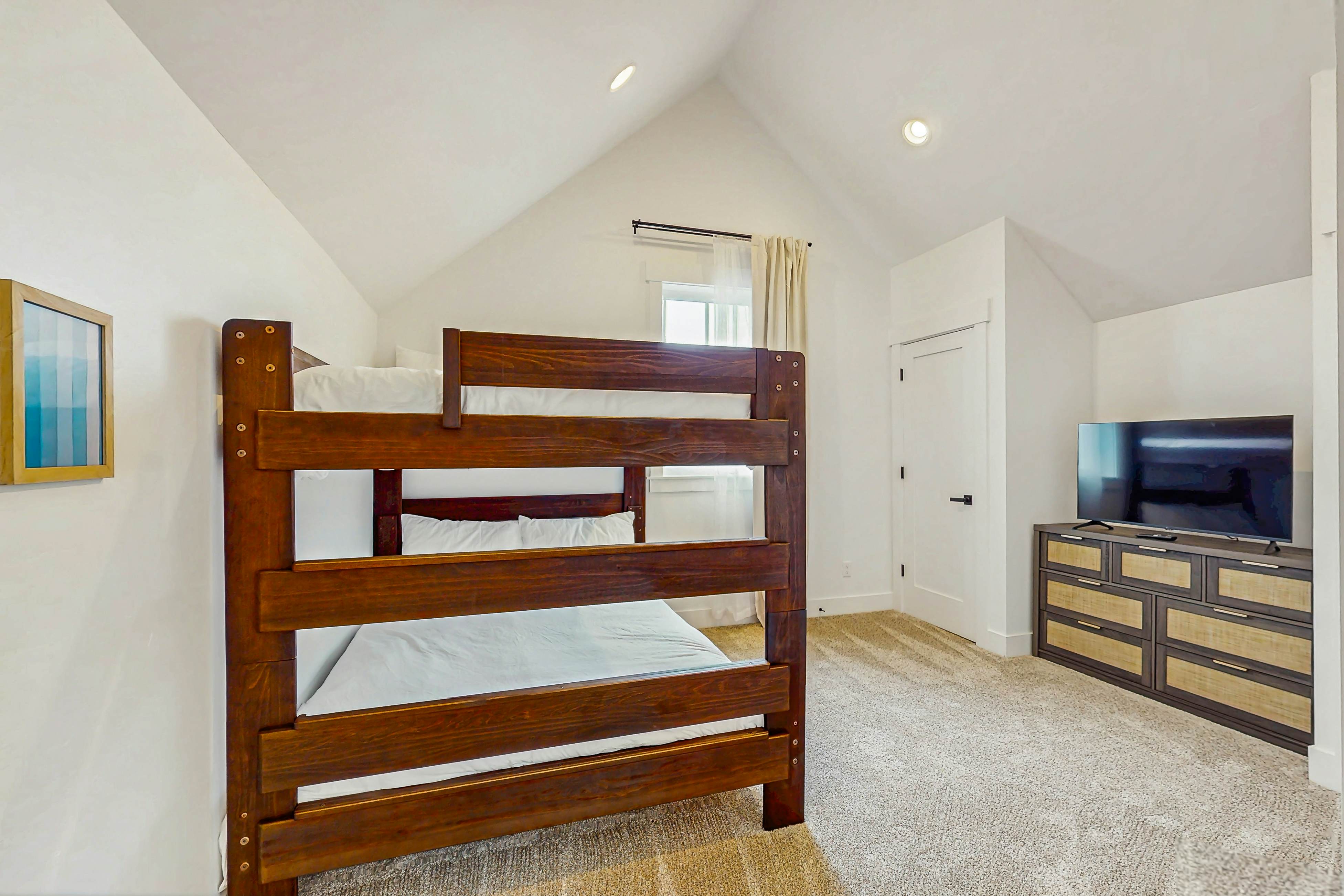 Family friendly home w/ ocean views, private hot tub, foosball table & gas grill