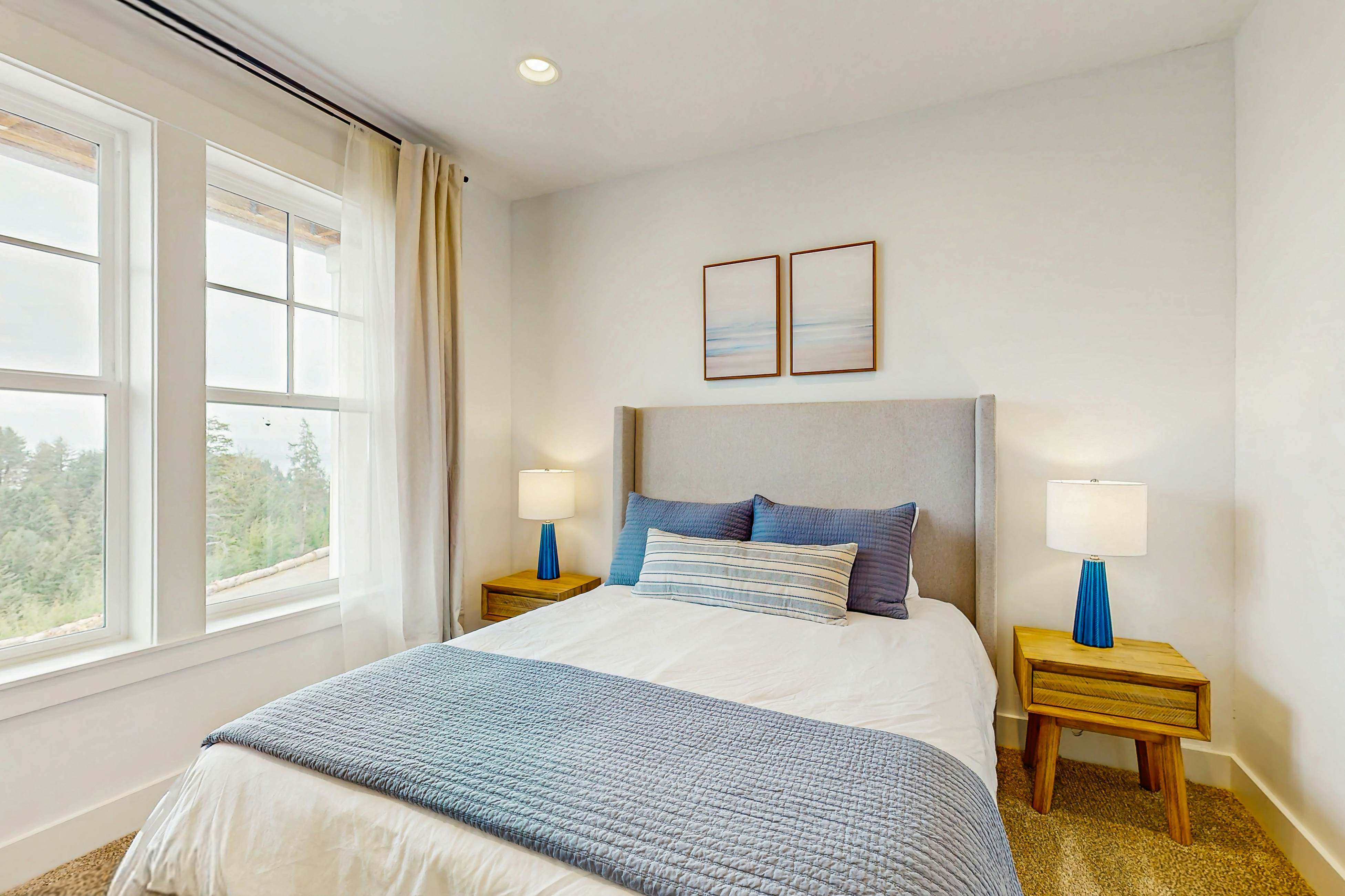 Family friendly home w/ ocean views, private hot tub, foosball table & gas grill