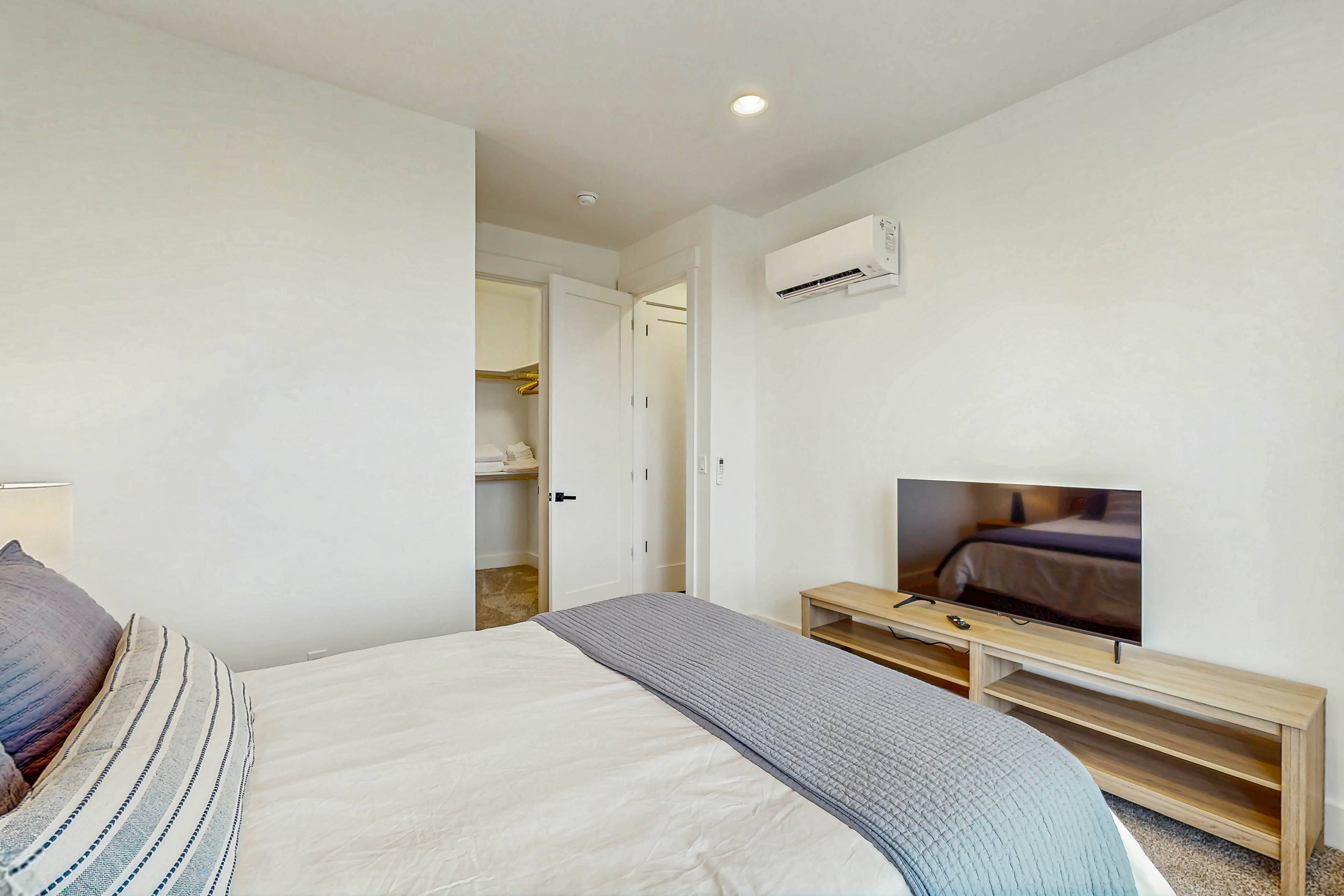 Family friendly home w/ ocean views, private hot tub, foosball table & gas grill