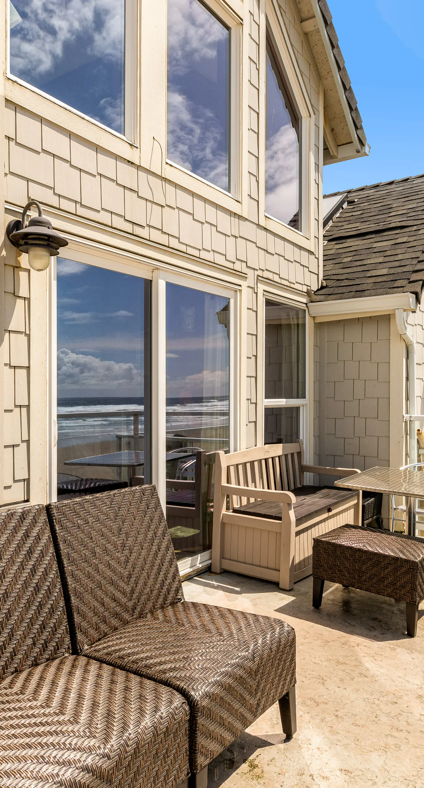 Oceanfront Villa with WiFi Private Hot Tub Balconies Beach Access and Game Room