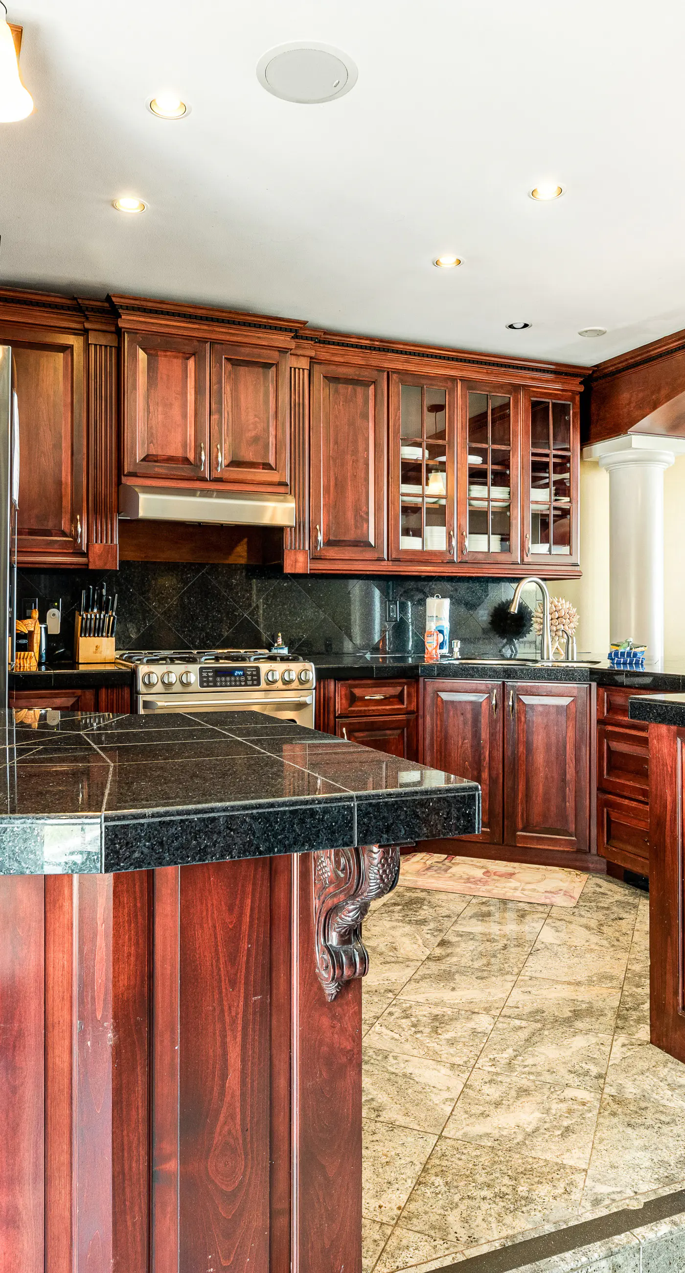 Oceanfront Villa with WiFi Private Hot Tub Balconies Beach Access and Game Room