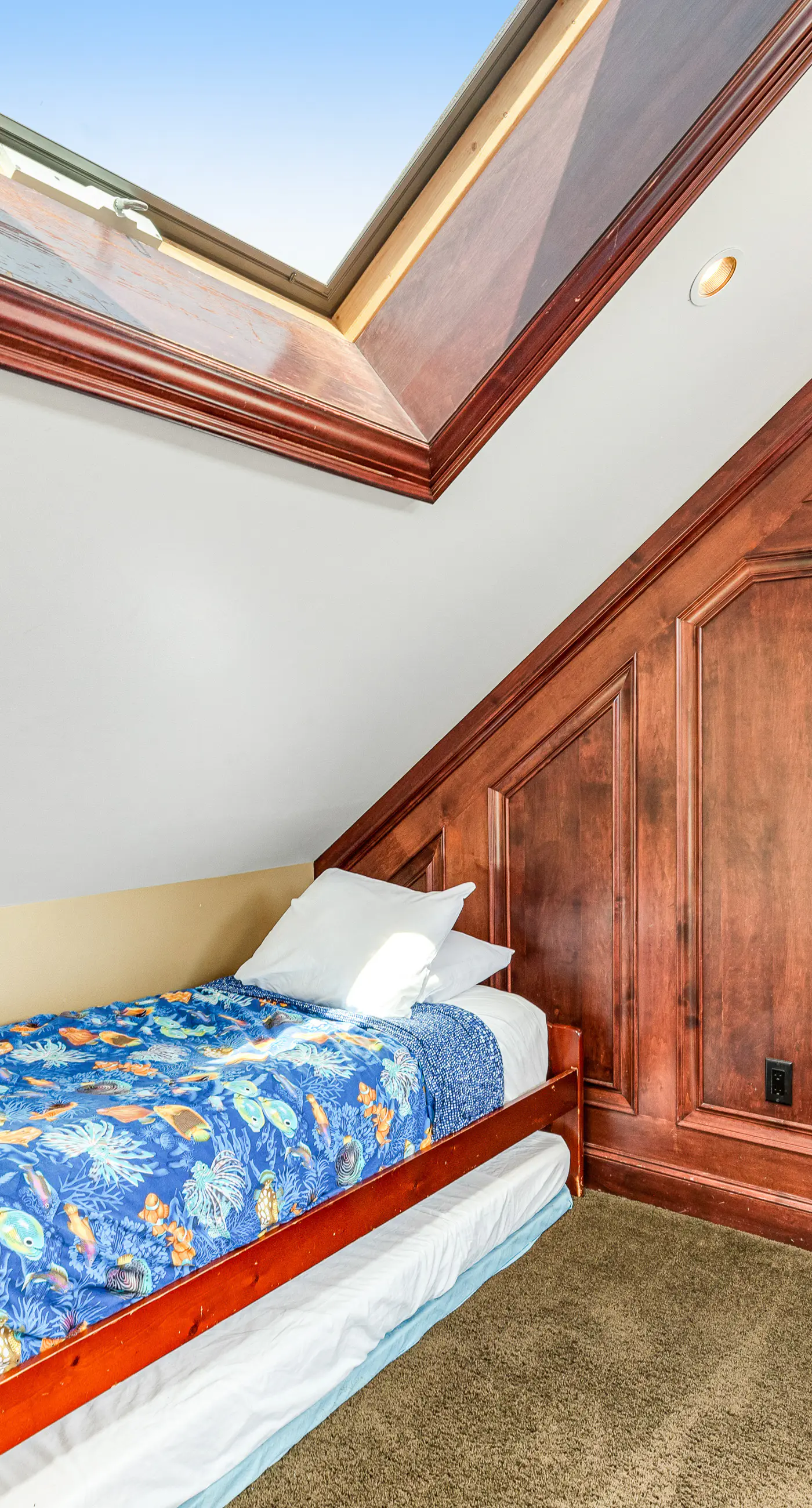 Oceanfront Villa with WiFi Private Hot Tub Balconies Beach Access and Game Room