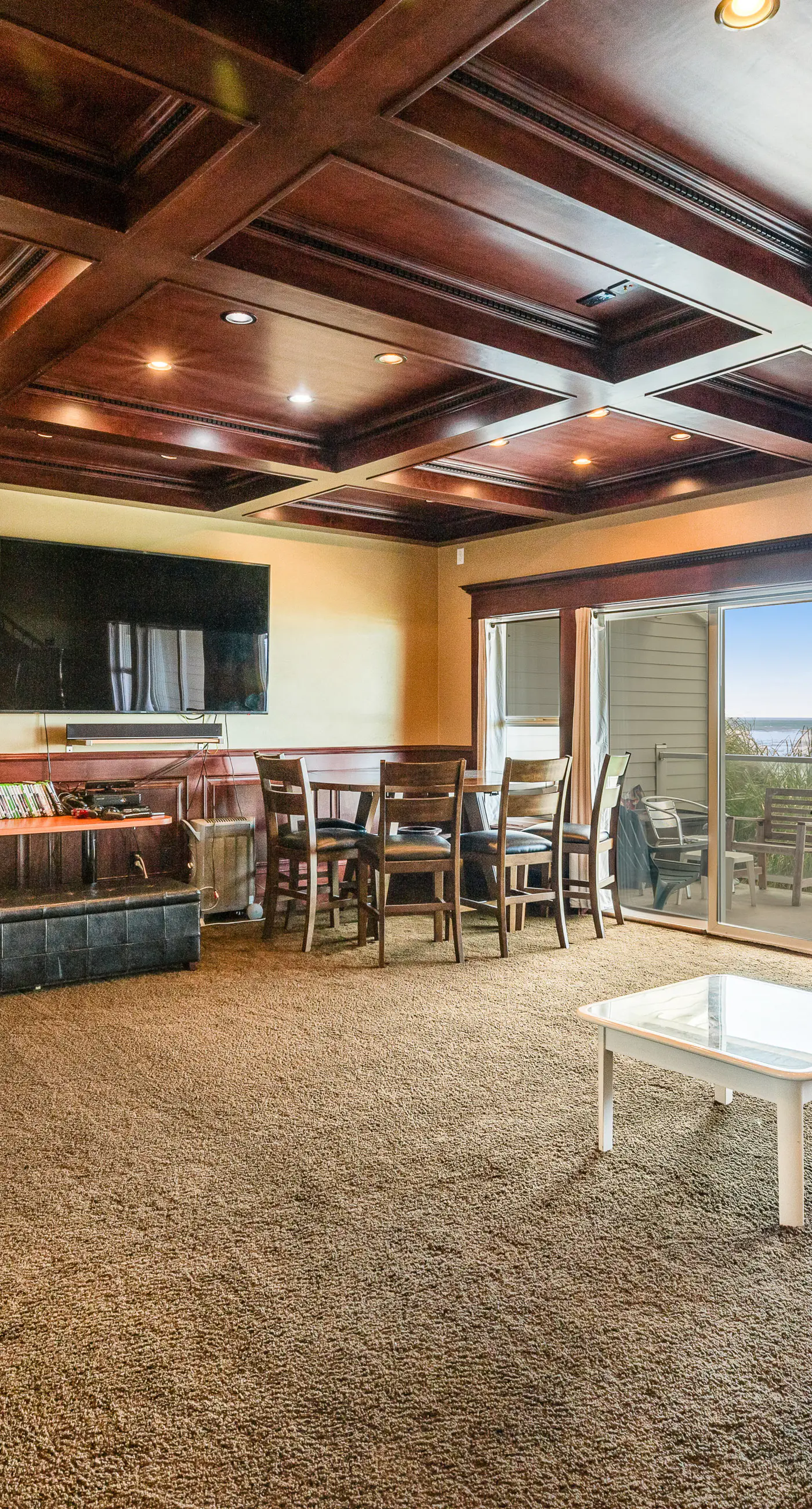 Oceanfront Villa with WiFi Private Hot Tub Balconies Beach Access and Game Room