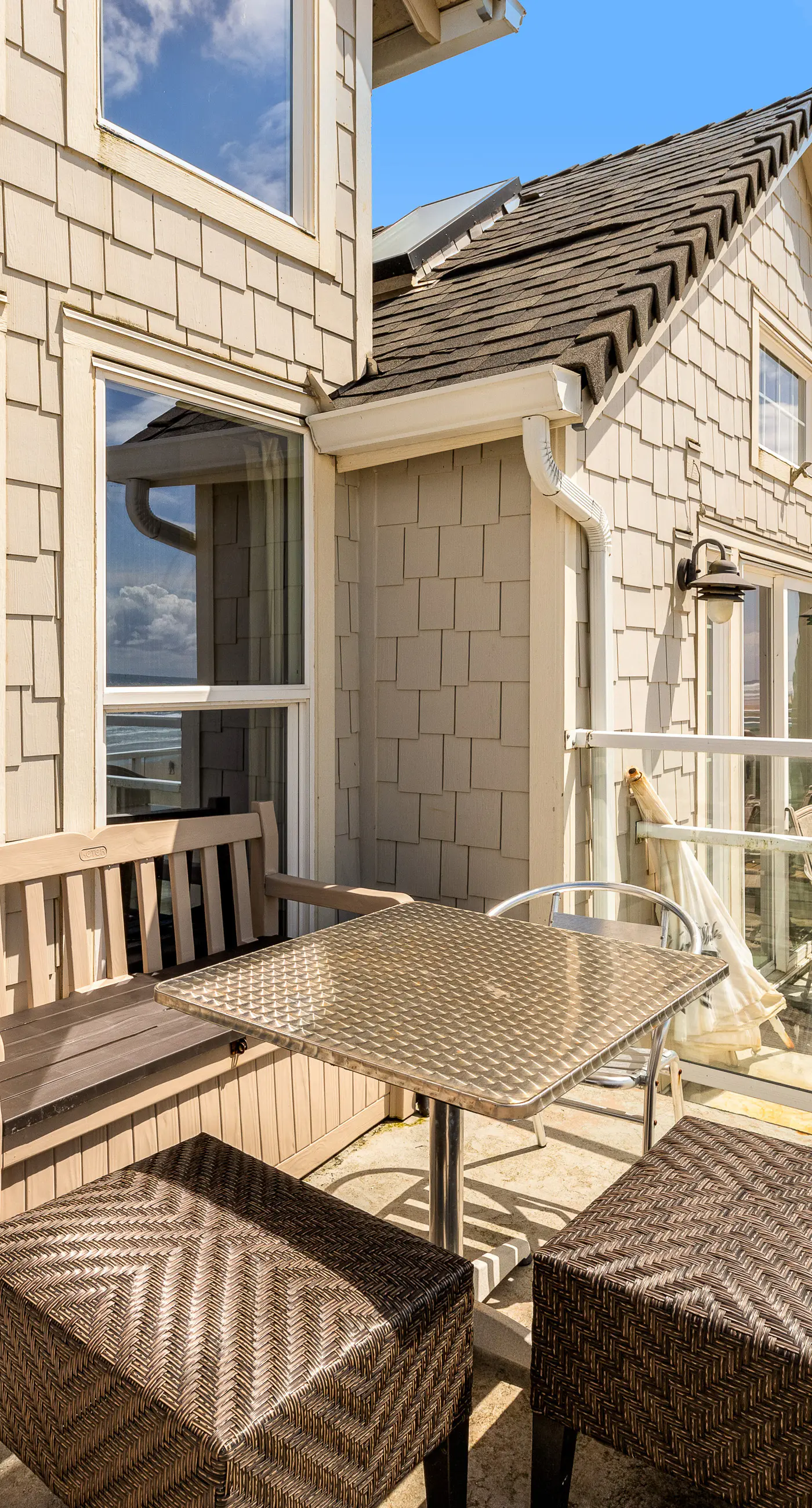 Oceanfront Villa with WiFi Private Hot Tub Balconies Beach Access and Game Room