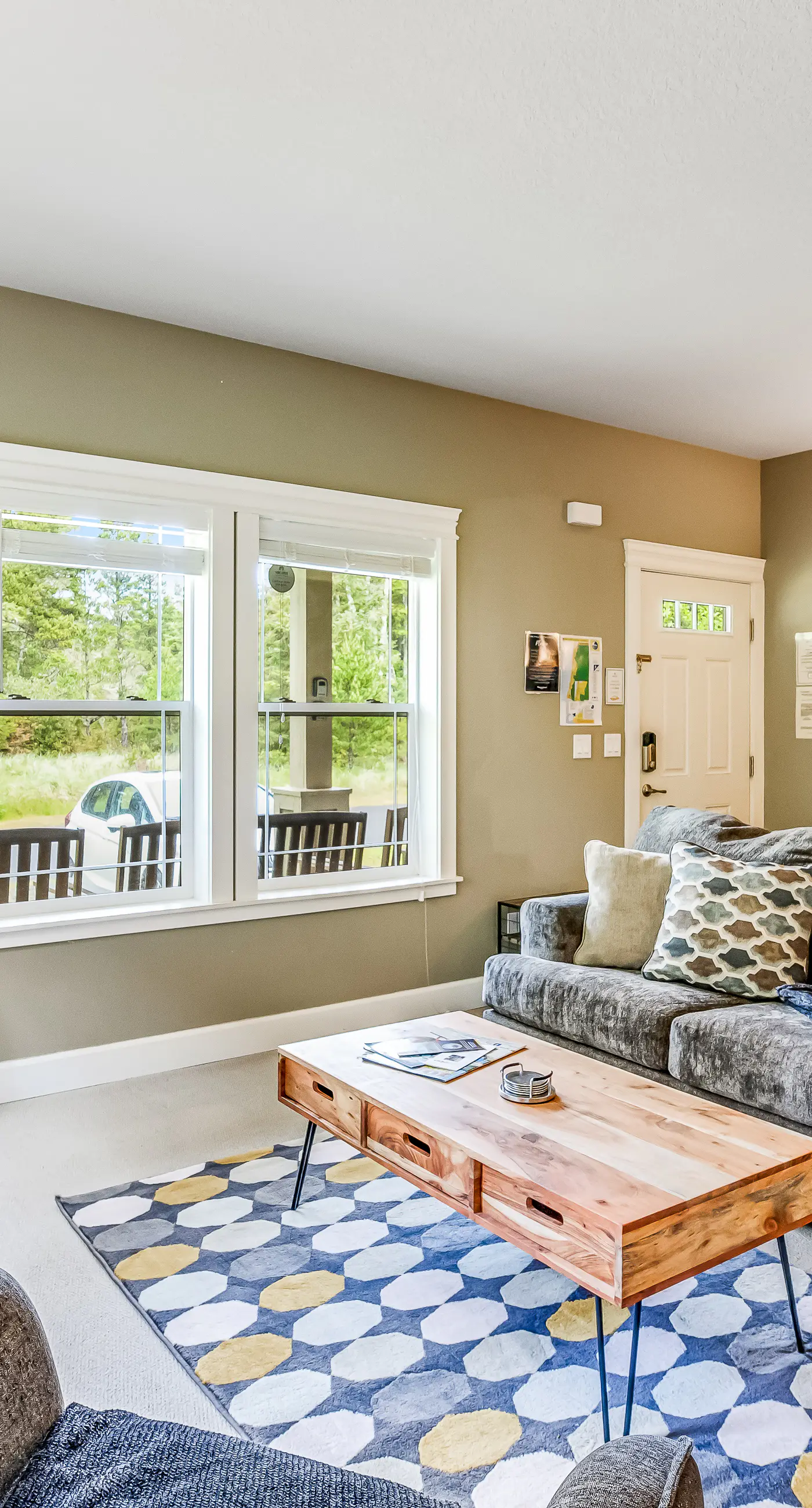 Cozy coastal retreat with deck grill firepit and WiFi walk to beach