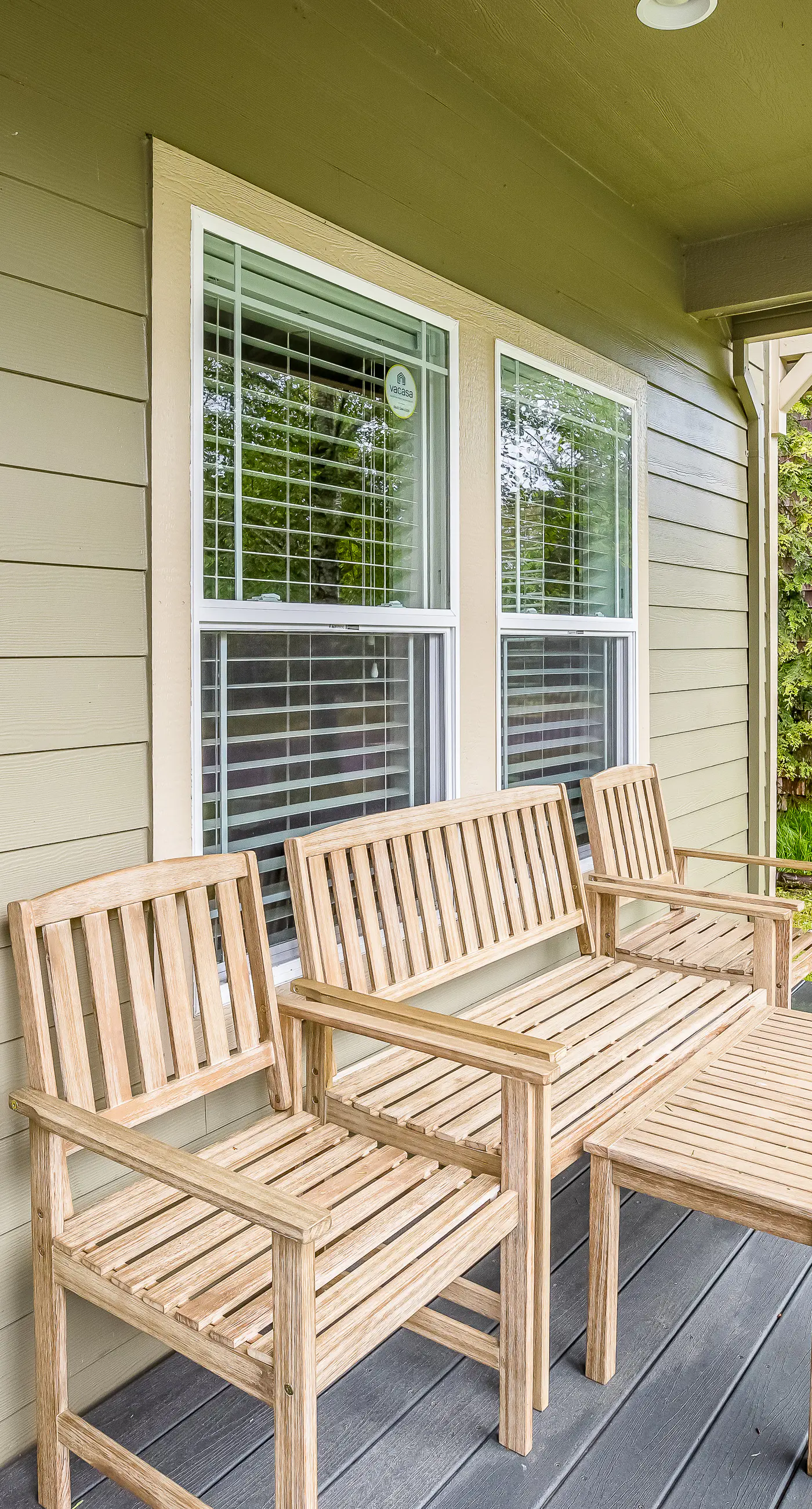 Cozy coastal retreat with deck grill firepit and WiFi walk to beach