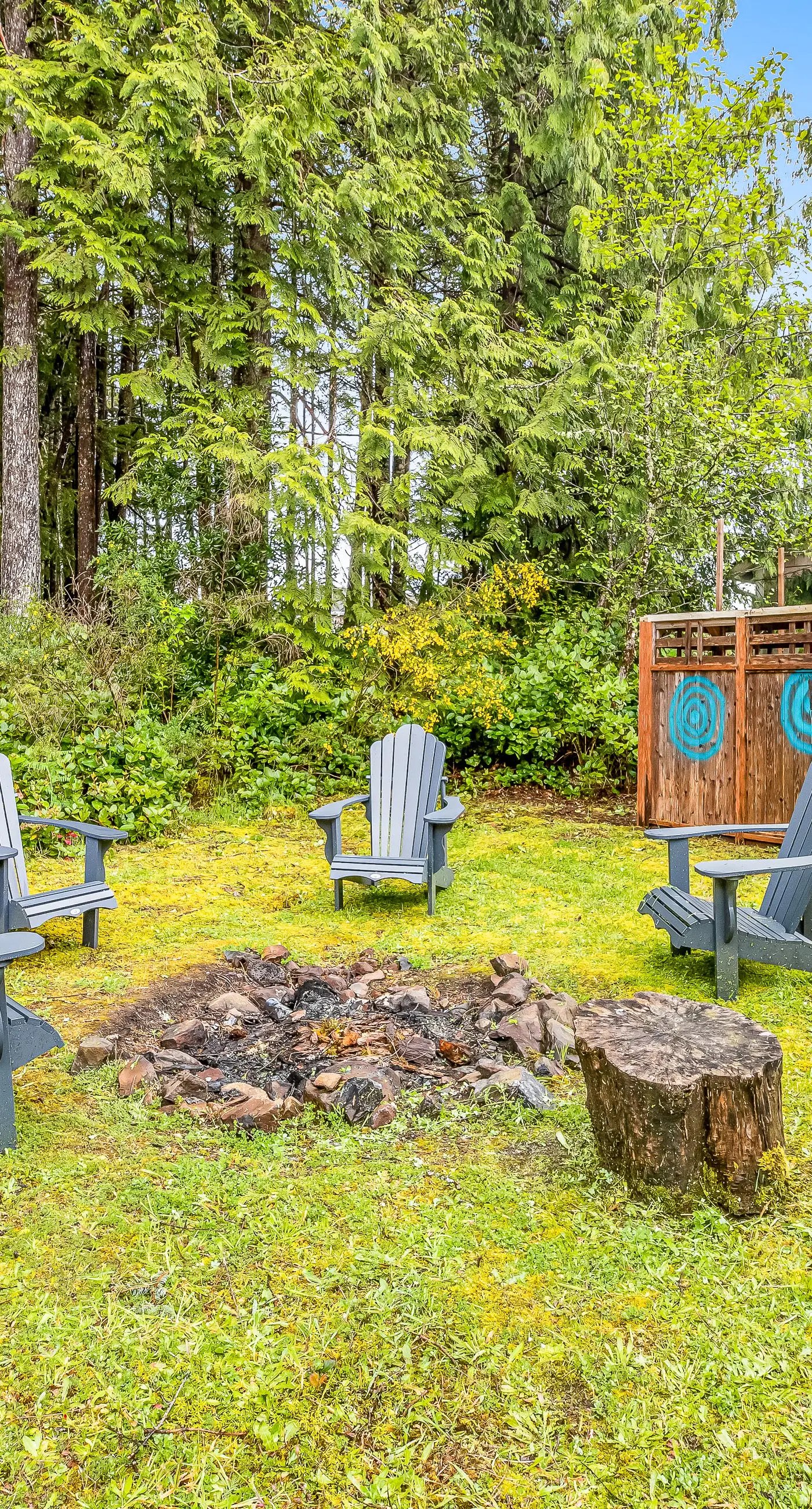 Cozy coastal retreat with deck grill firepit and WiFi walk to beach