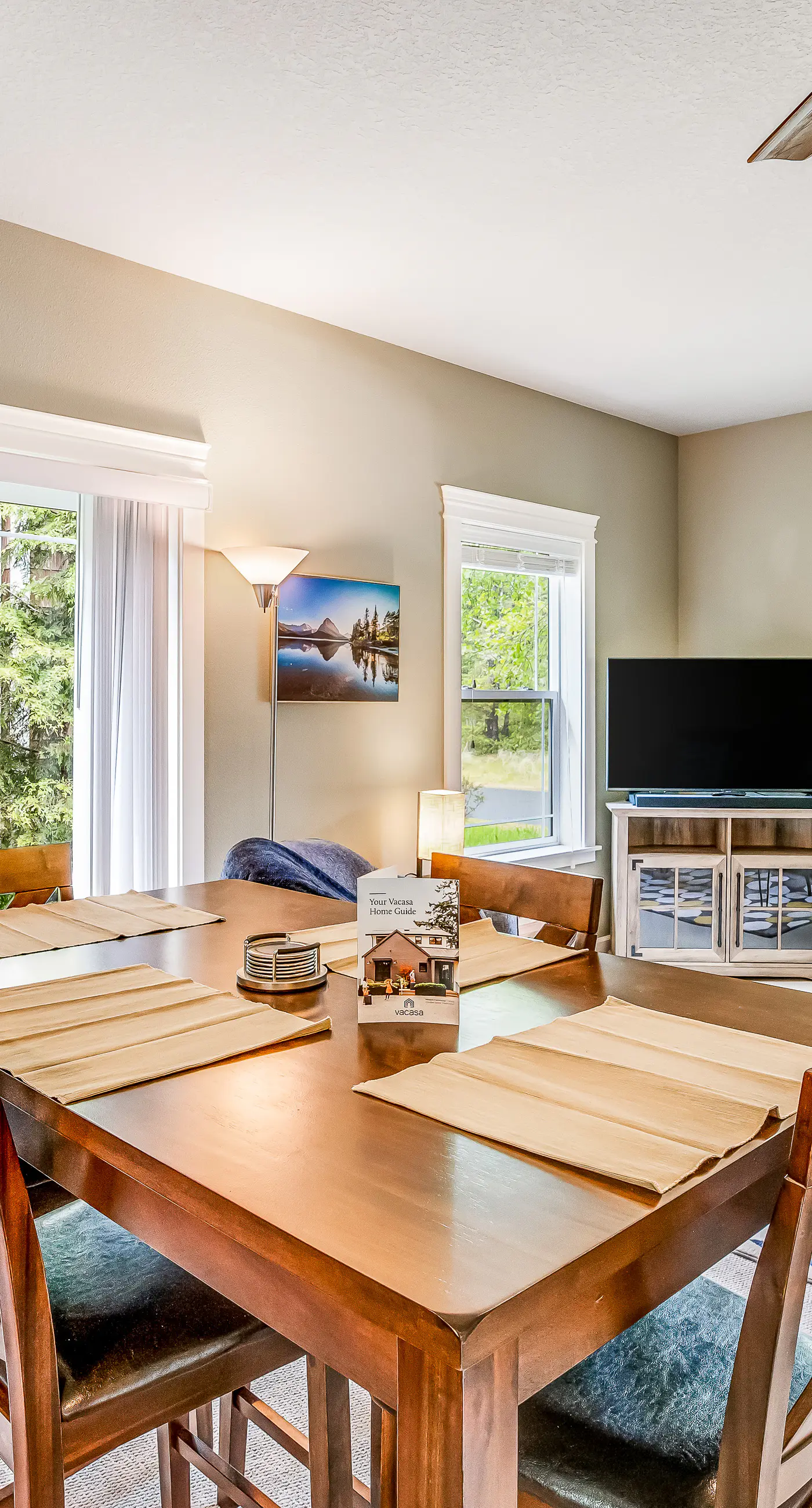 Cozy coastal retreat with deck grill firepit and WiFi walk to beach