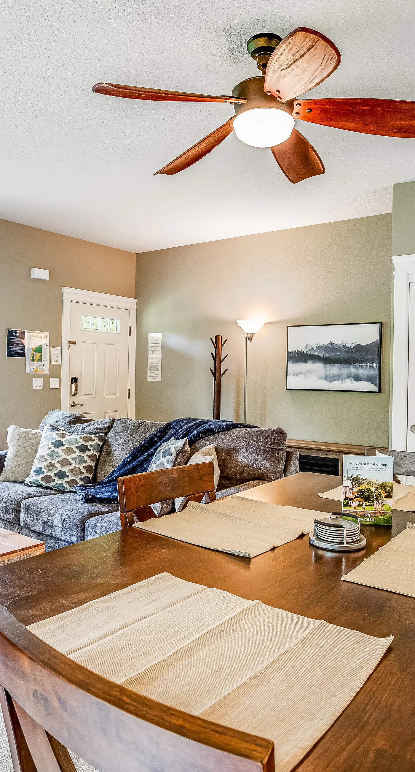 Cozy coastal retreat with deck grill firepit and WiFi walk to beach