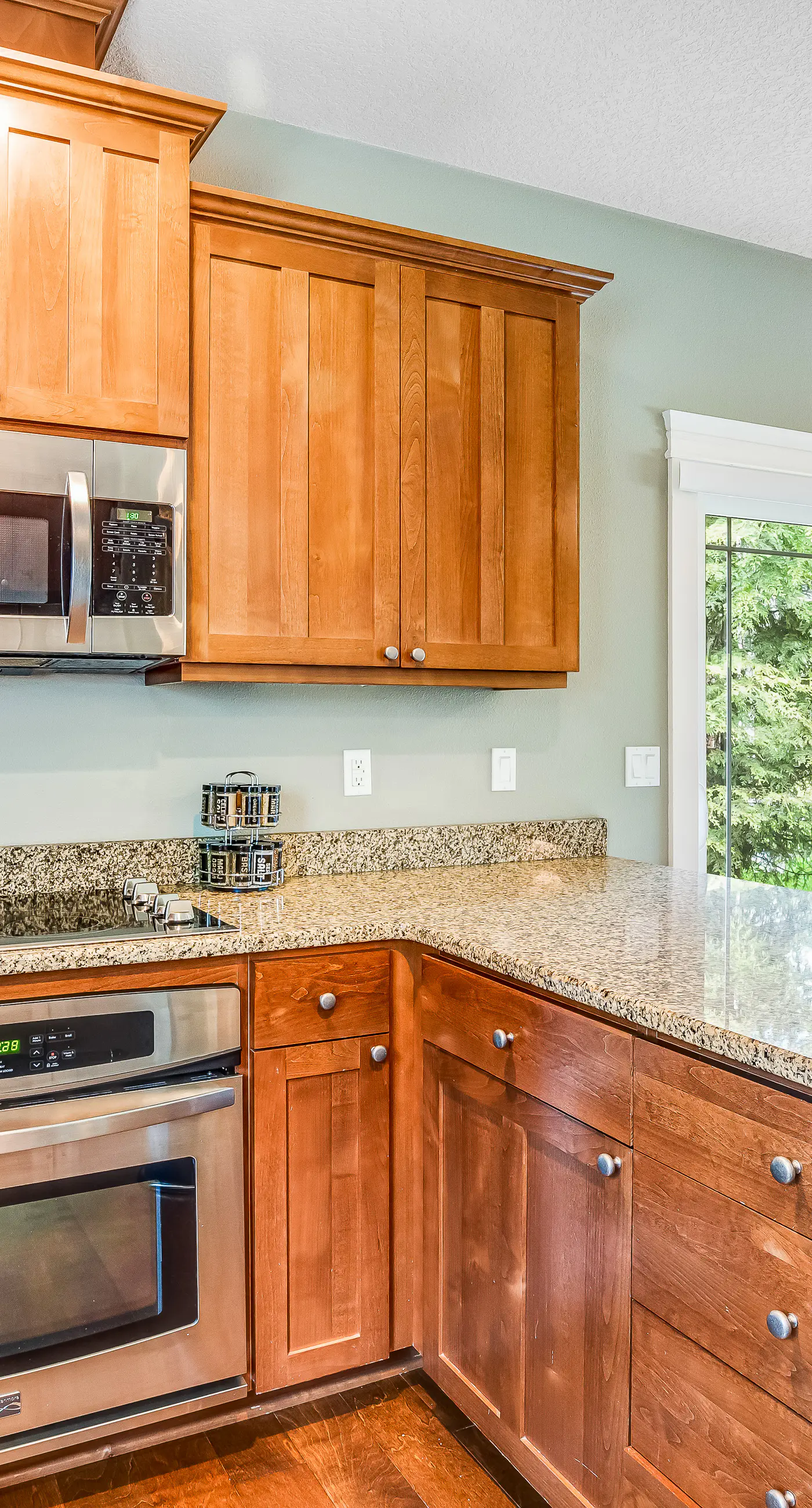 Cozy coastal retreat with deck grill firepit and WiFi walk to beach