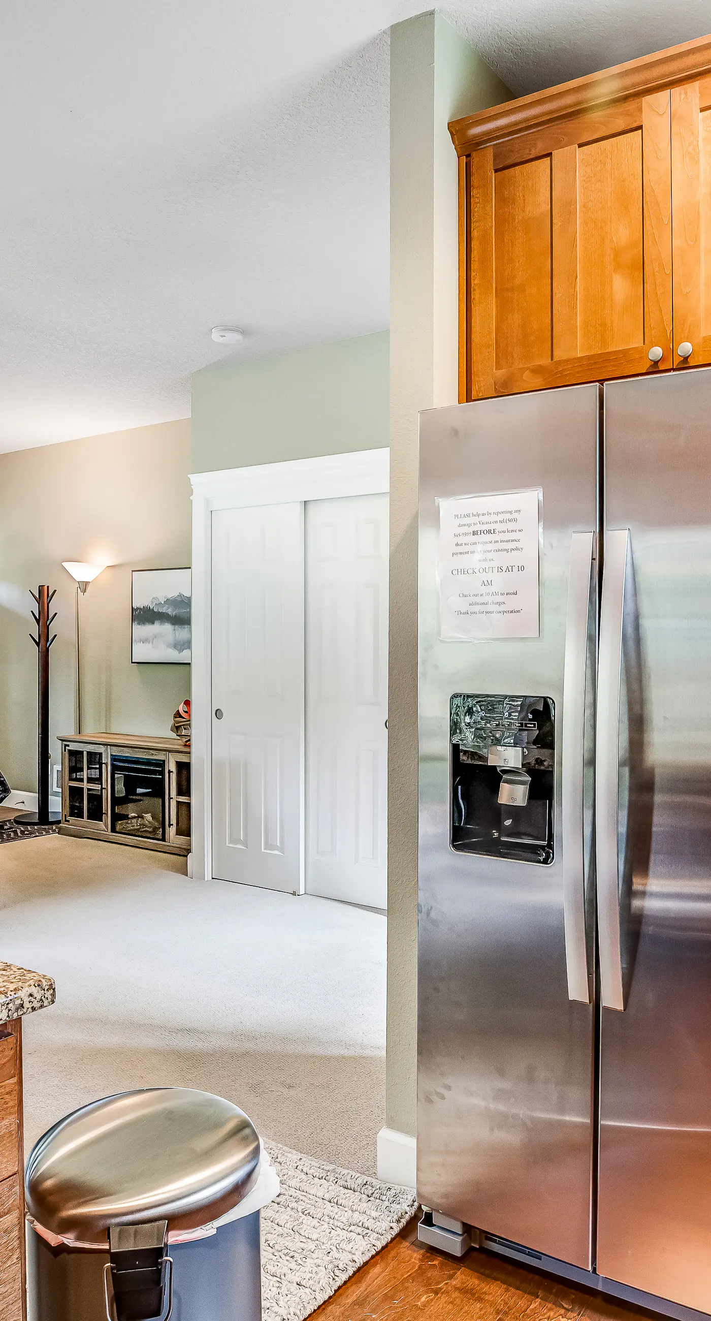 Cozy coastal retreat with deck grill firepit and WiFi walk to beach