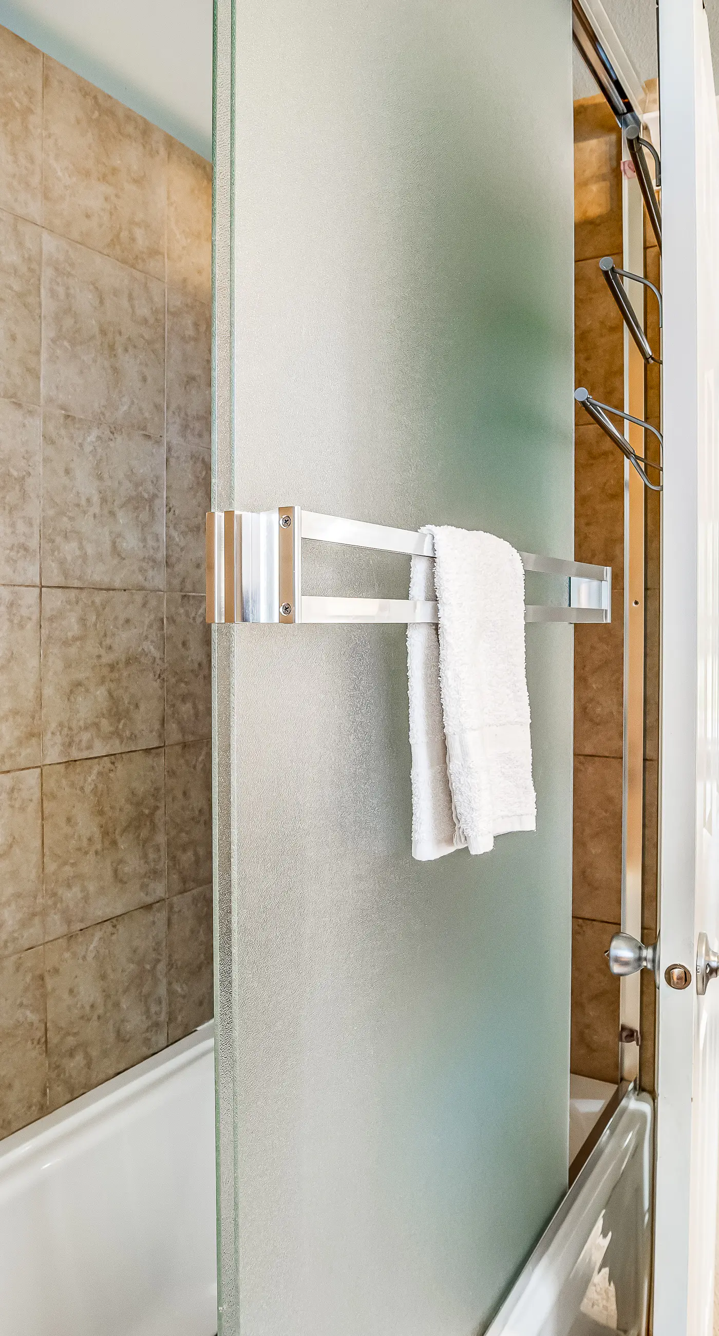 Cozy coastal retreat with deck grill firepit and WiFi walk to beach