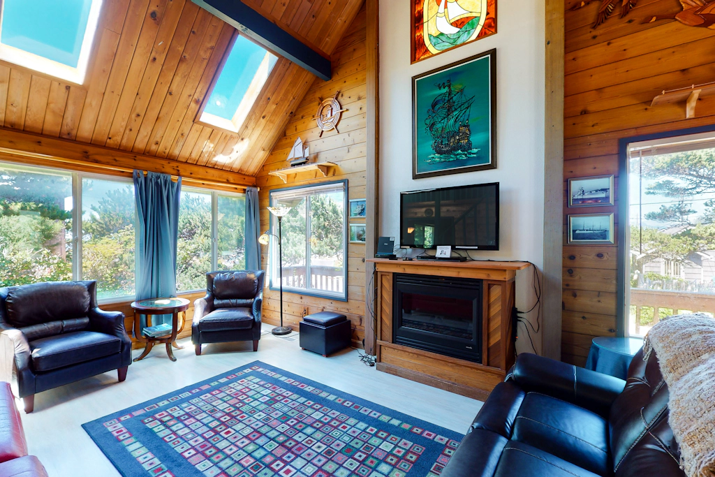 Home near the ocean with beach access washer dryer decks two dogs welcome