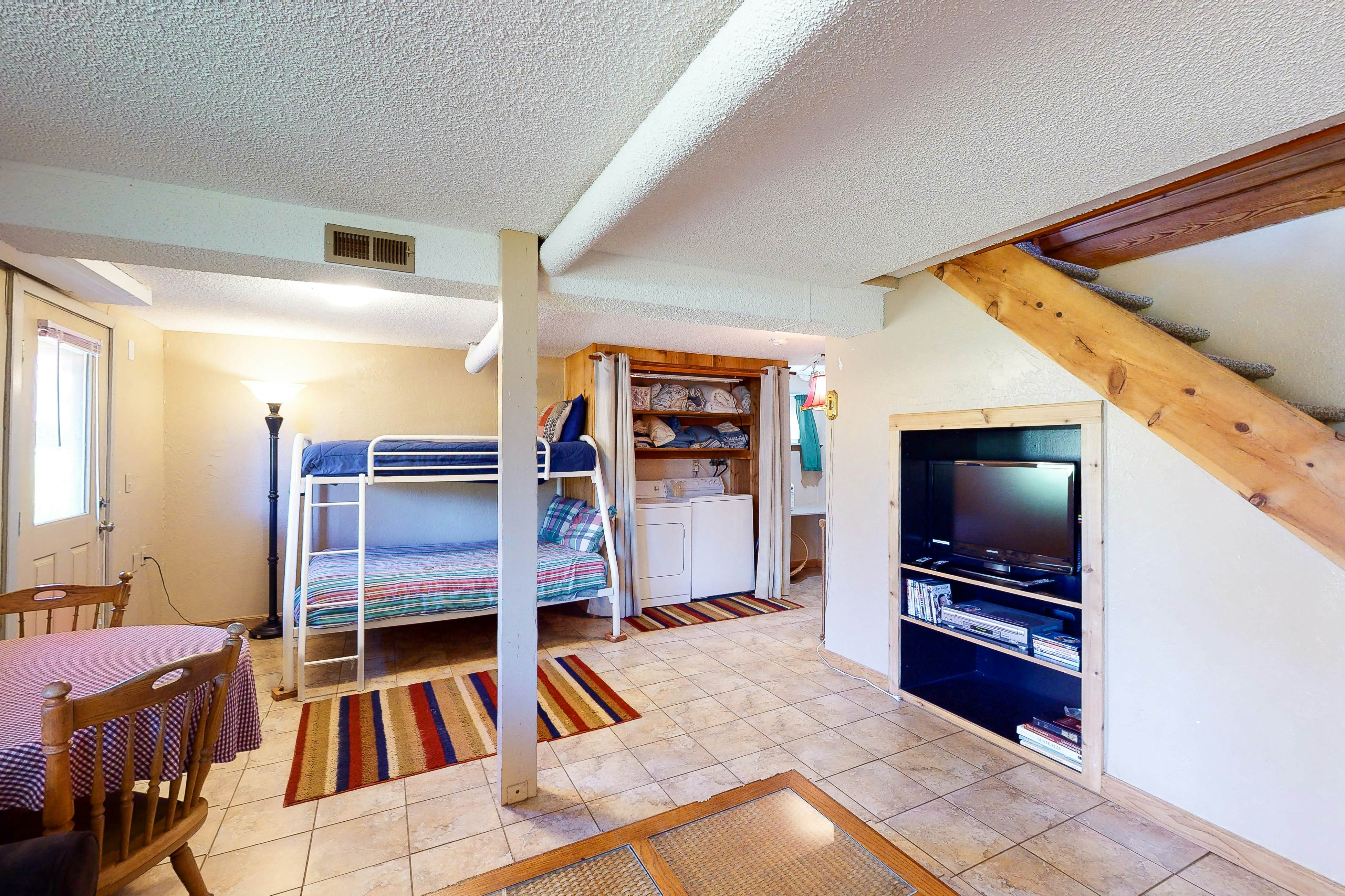 Home near the ocean with beach access, washer/dryer, decks - two dogs welcome