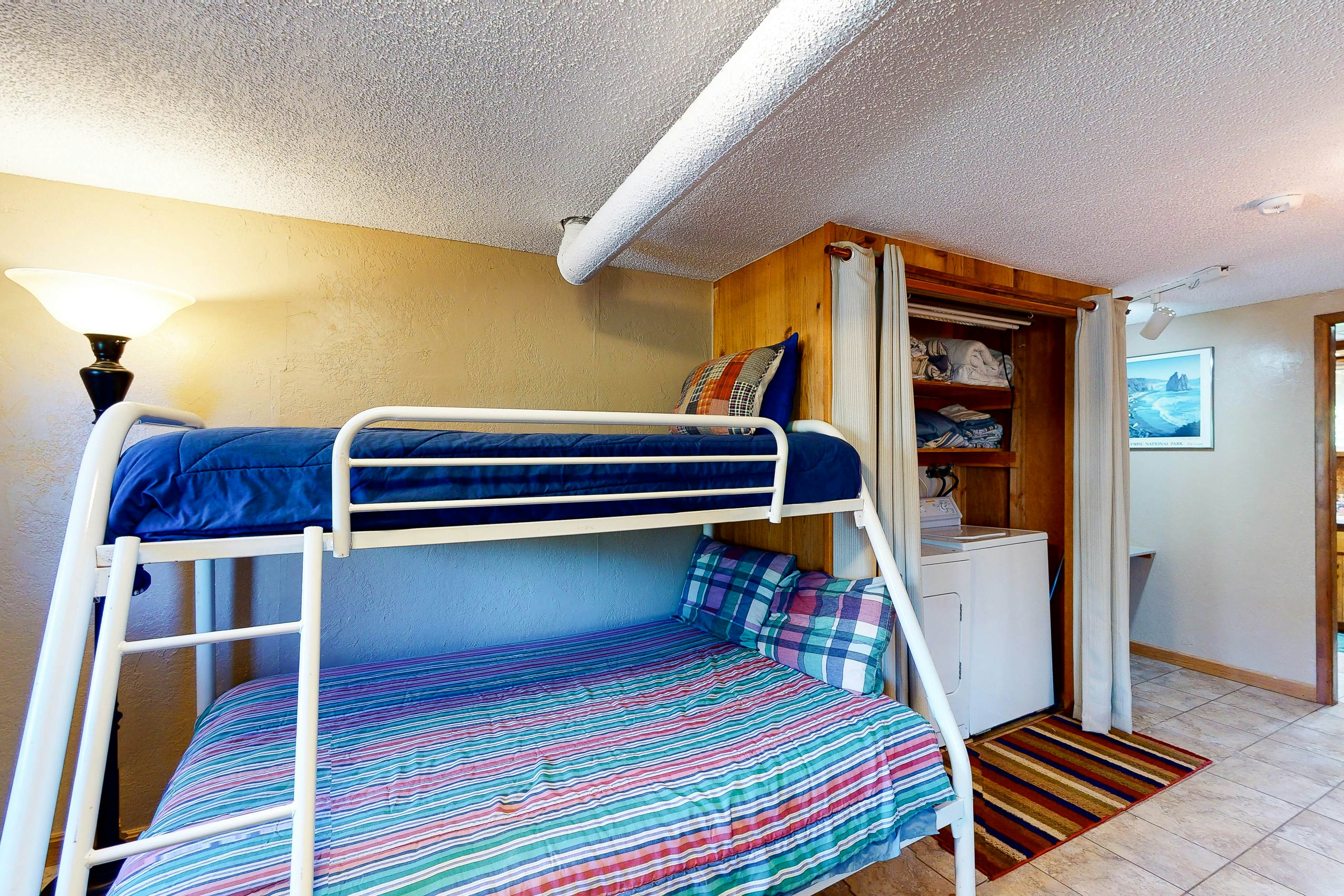 Home near the ocean with beach access, washer/dryer, decks - two dogs welcome