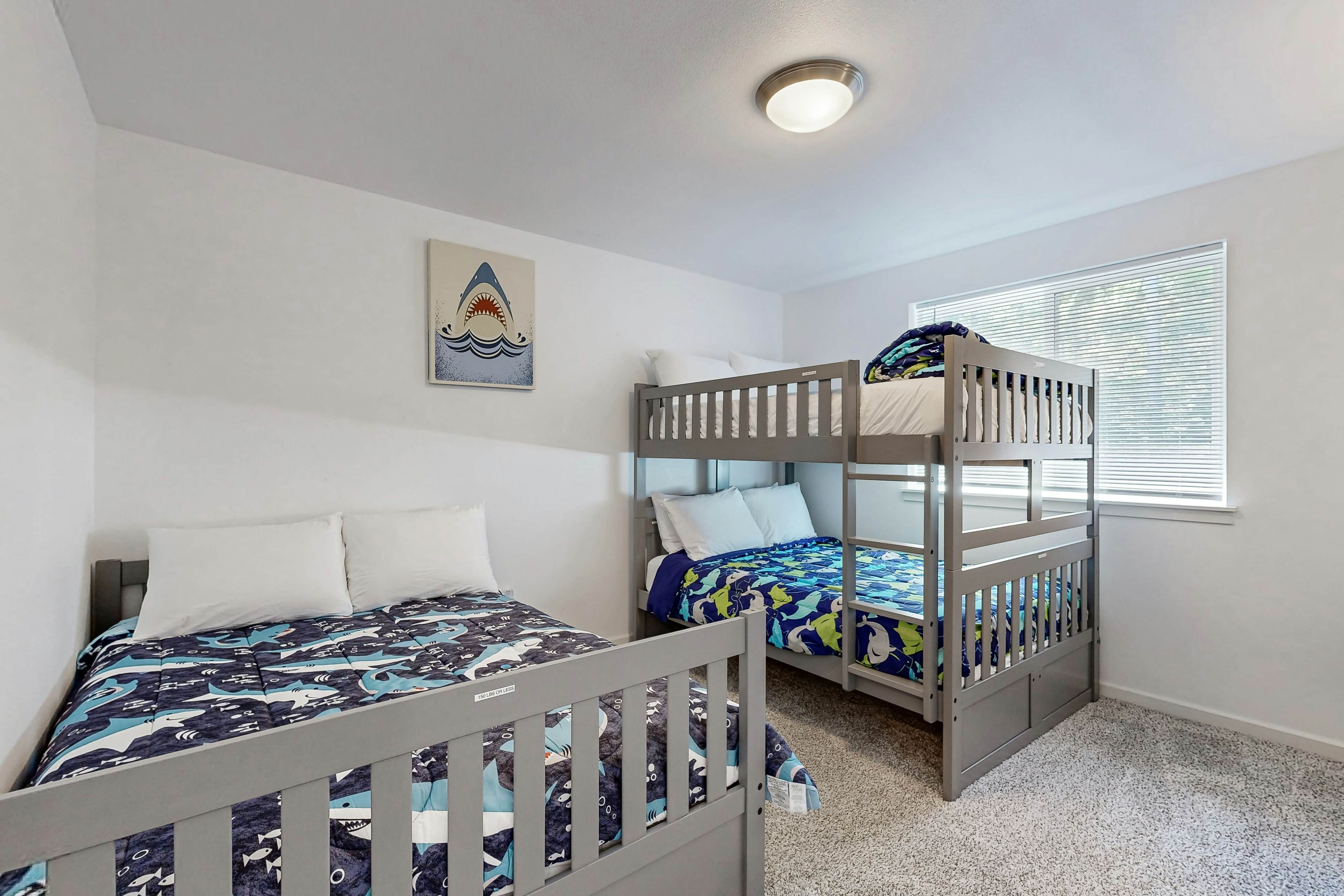 Open-concept Home with Deck, Fire pit, WIFI & Near Trails & Beach