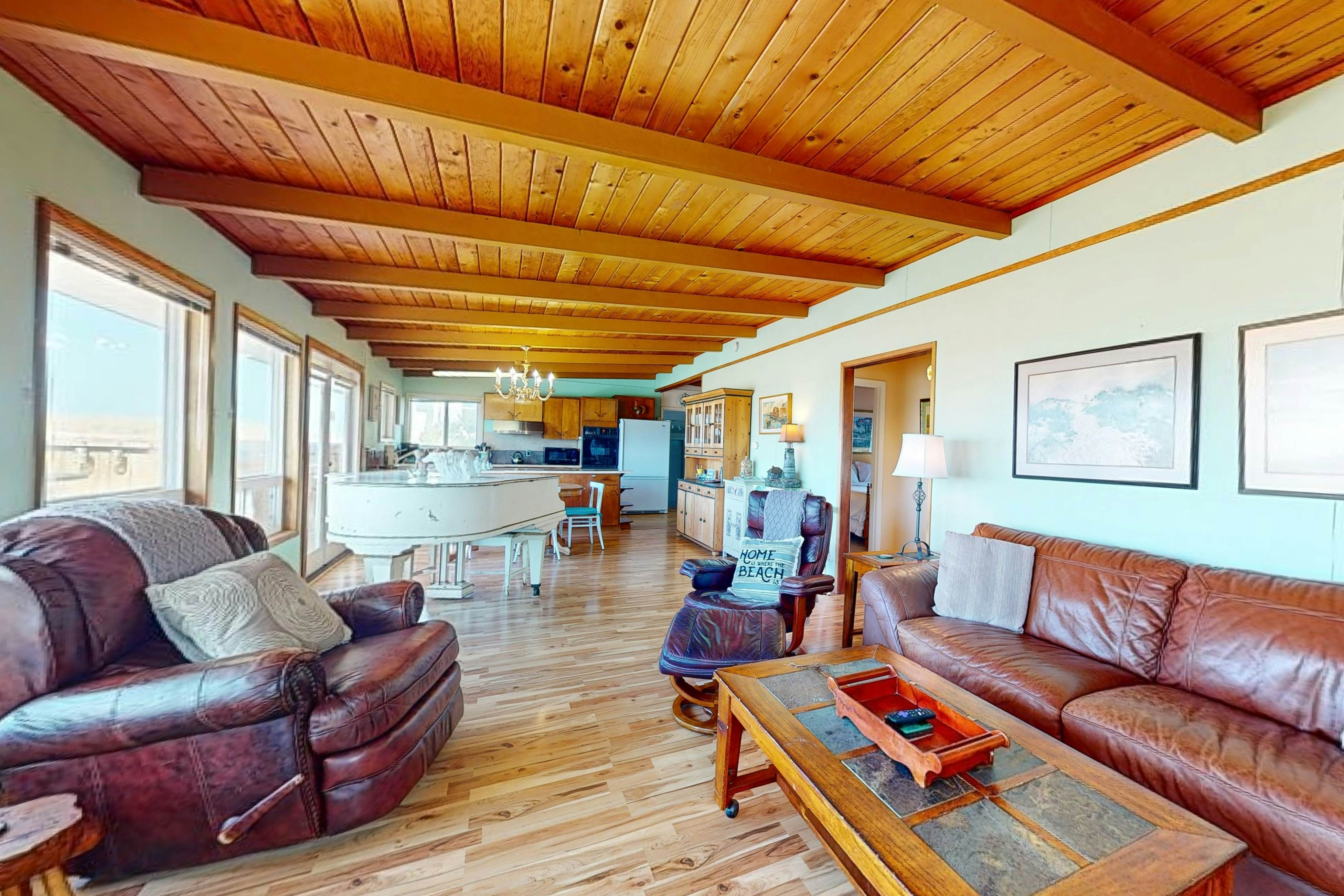 Oceanfront, dog-friendly home with washer/dryer & fireplace