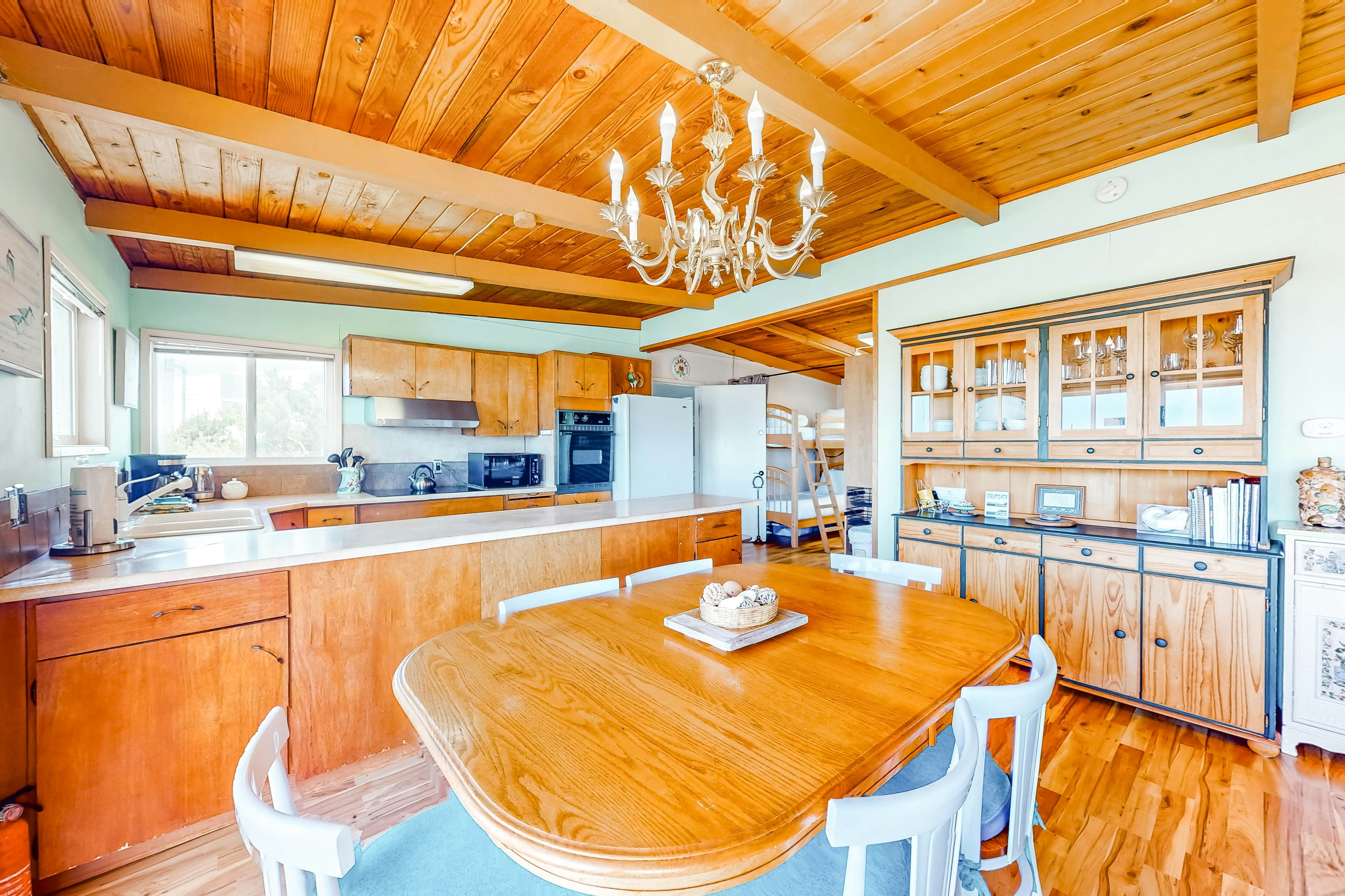 Oceanfront, dog-friendly home with washer/dryer & fireplace