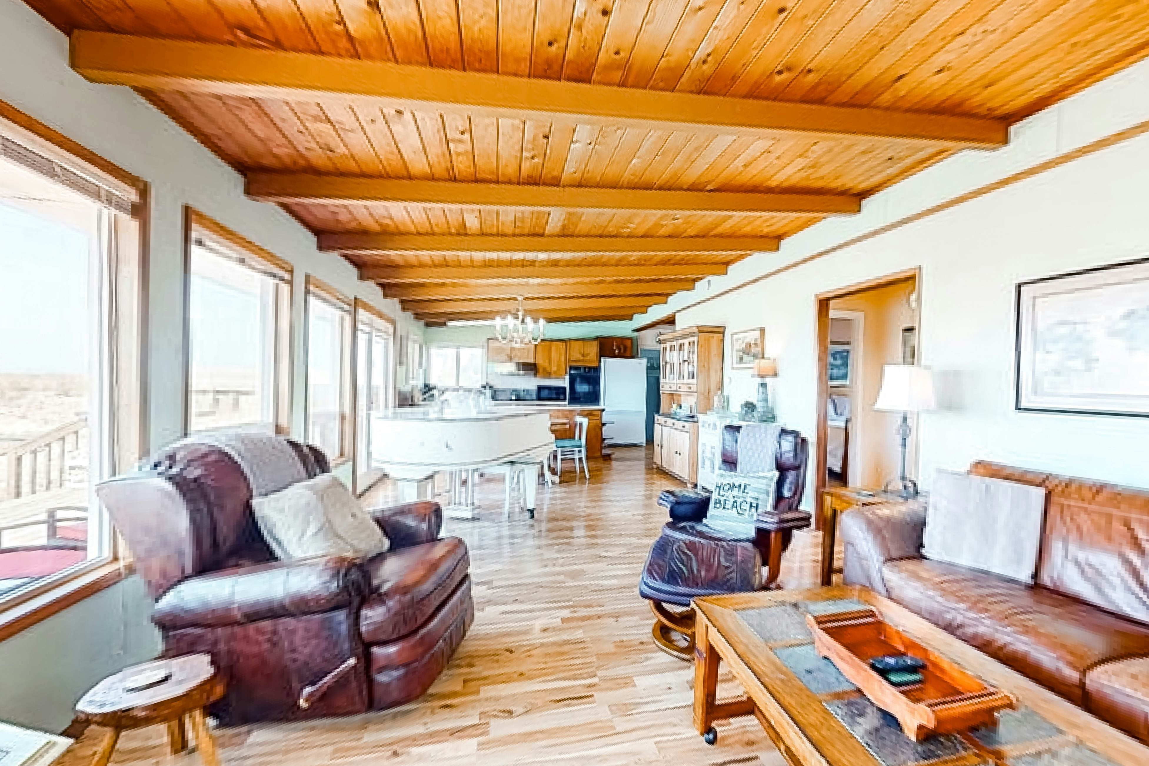 Oceanfront, dog-friendly home with washer/dryer & fireplace